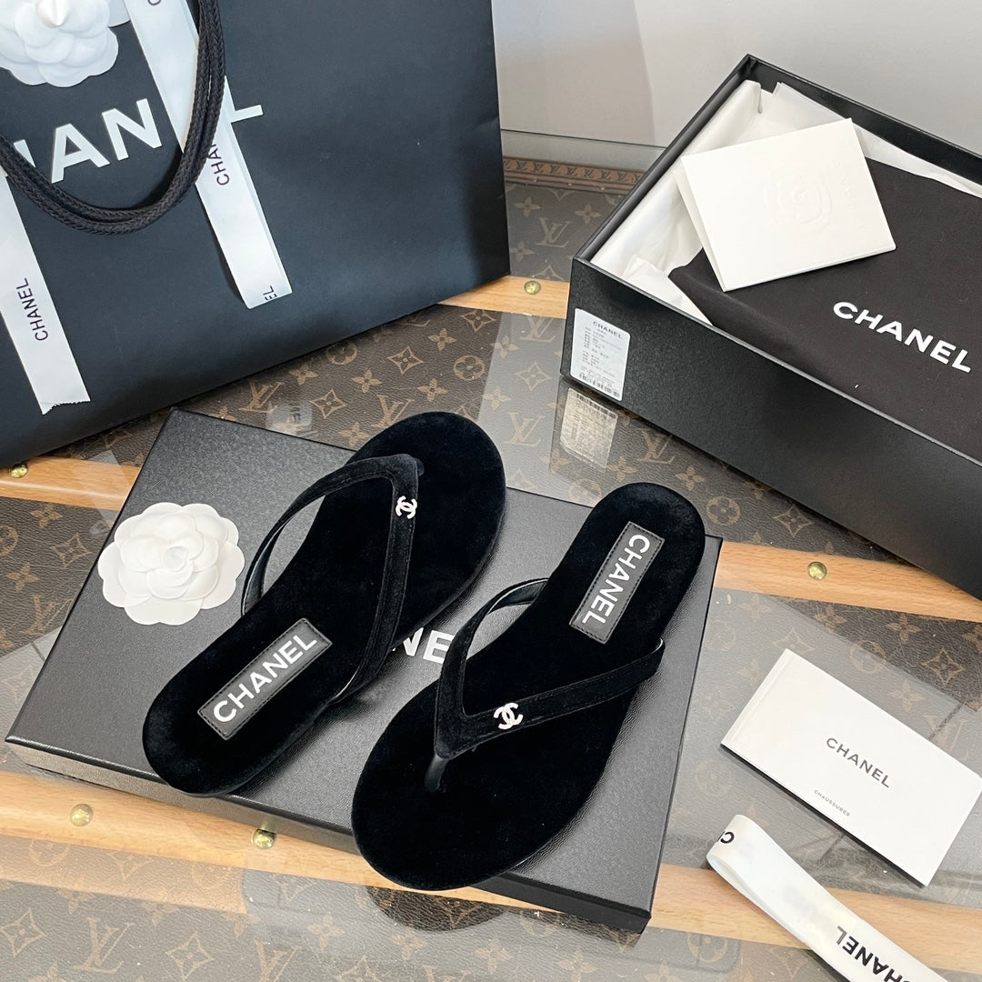 cc thongs black velvet