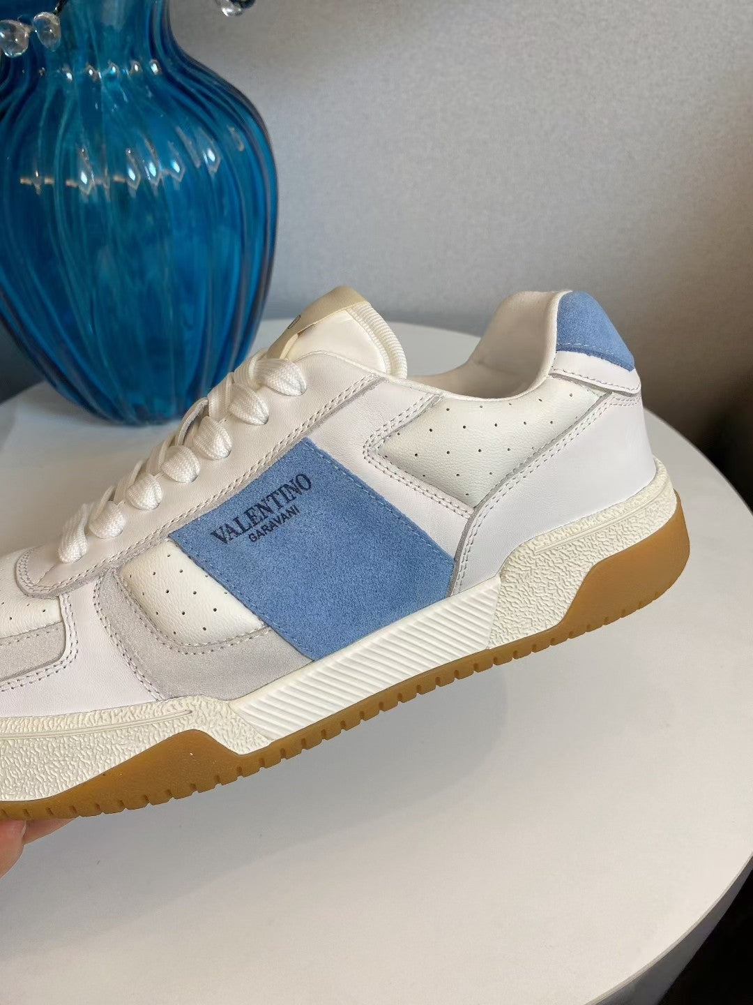 VT 25S  Casual Sneakers White Blue Cowhide Suede 563097