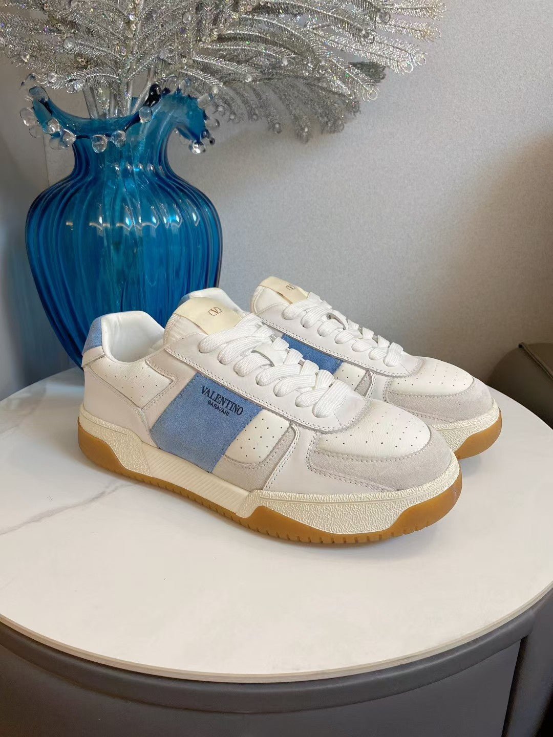 VT 25S  Casual Sneakers White Blue Cowhide Suede 563097