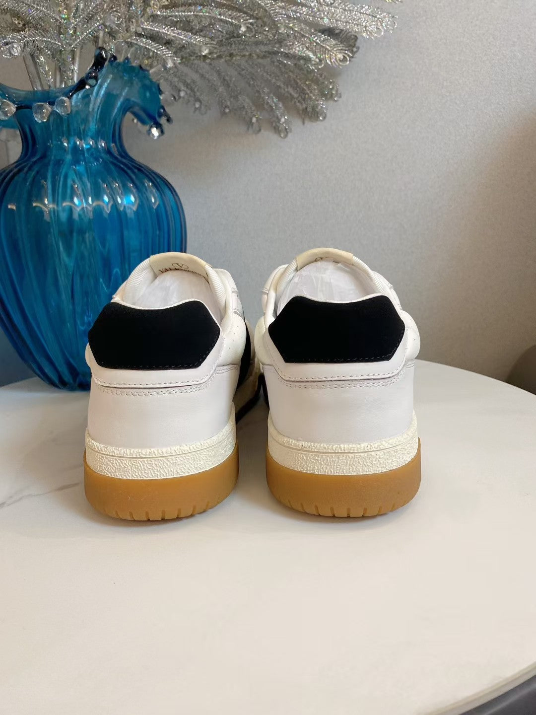 VT 25S  Casual Sneakers White Black Cowhide Suede 563098