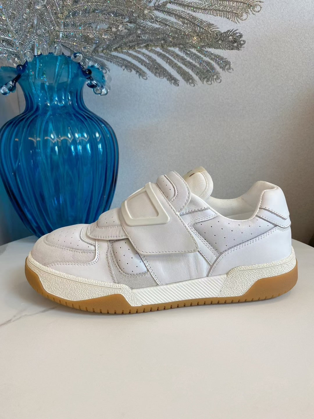 VT 25S Couple Sneakers White Calfskin Suede 563101