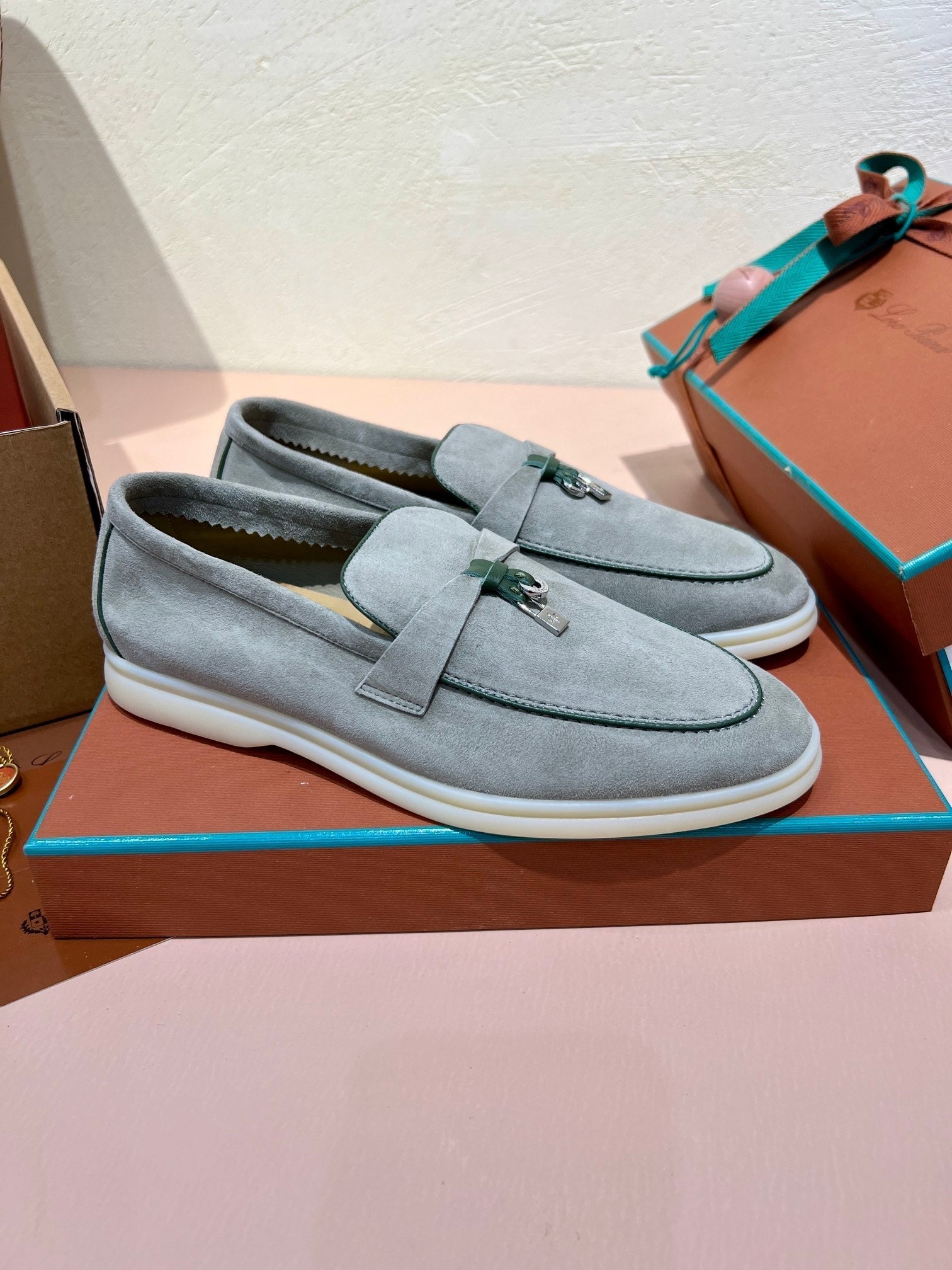 lp summer charm walk loafer dark grey khaki suede