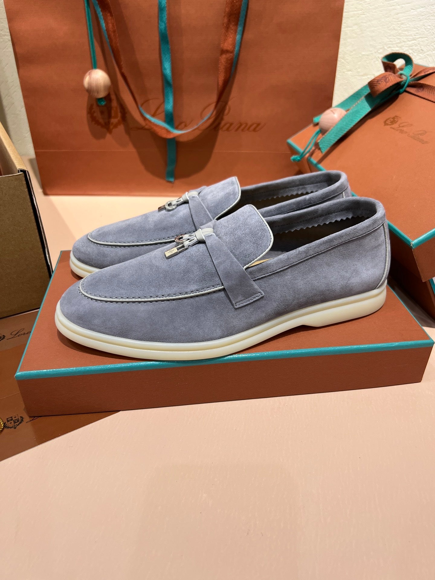 lp summer charm walk loafer rock grey beige suede