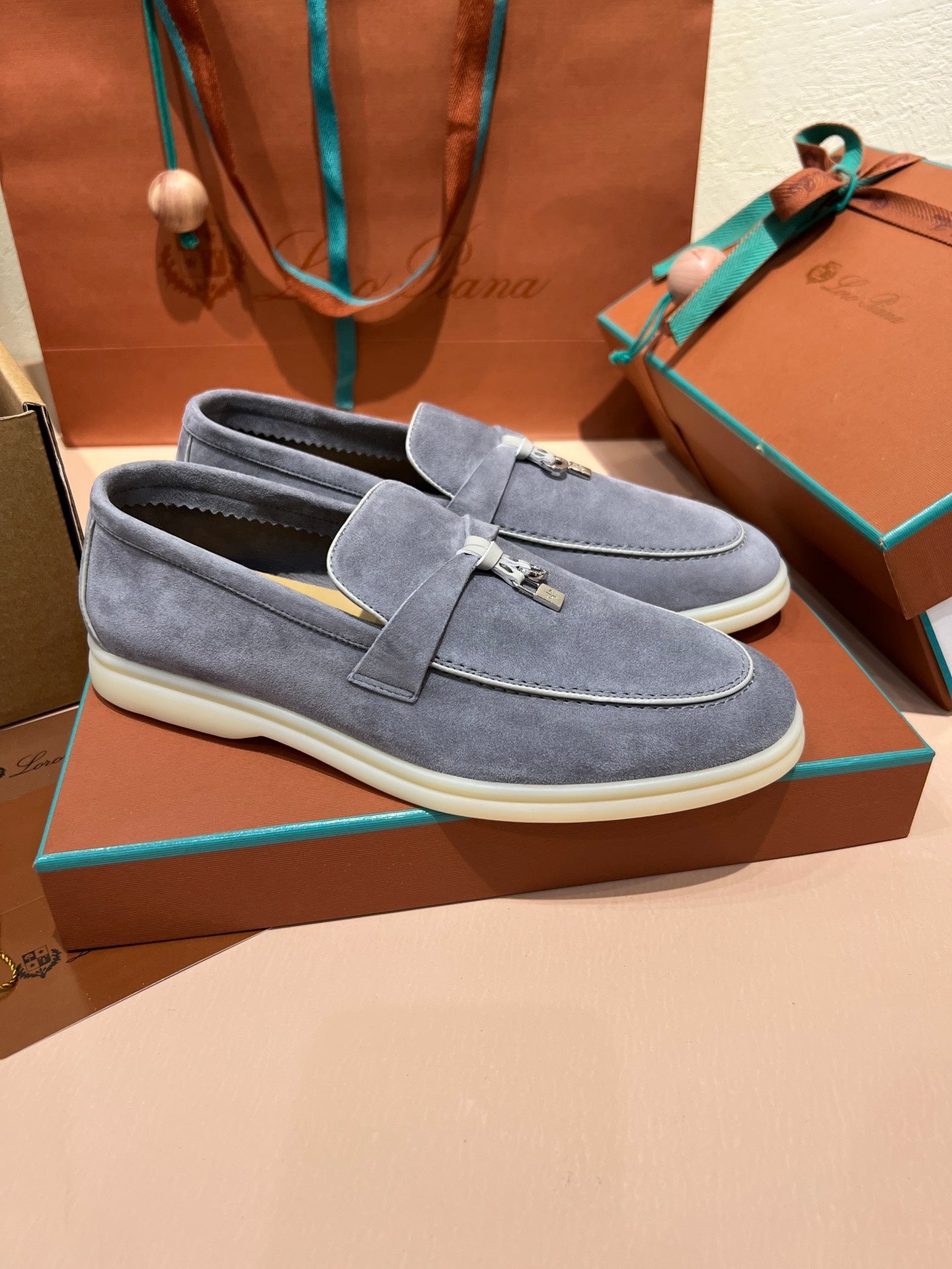 lp summer charm walk loafer rock grey beige suede