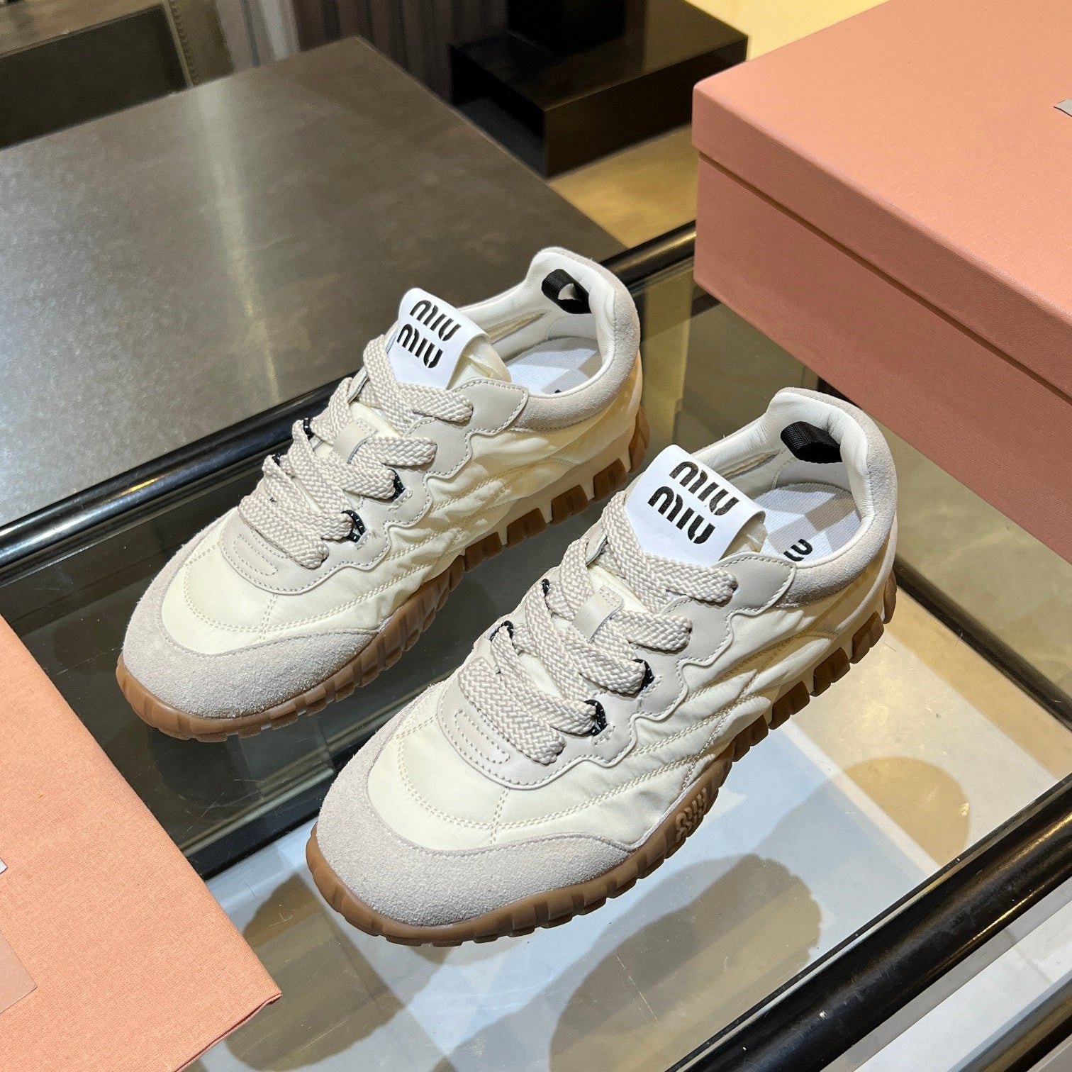 MIU 26ss Sneaker Beige Fabric Suede 625654