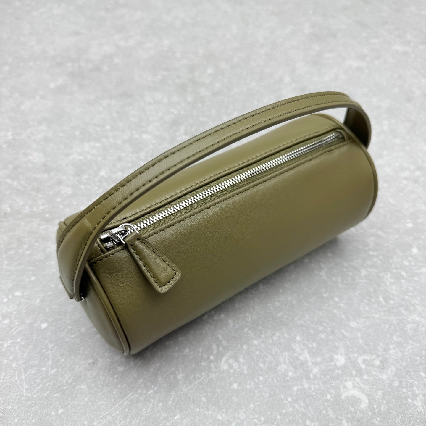 The Row 2025 Round 90's Bag Green Leather