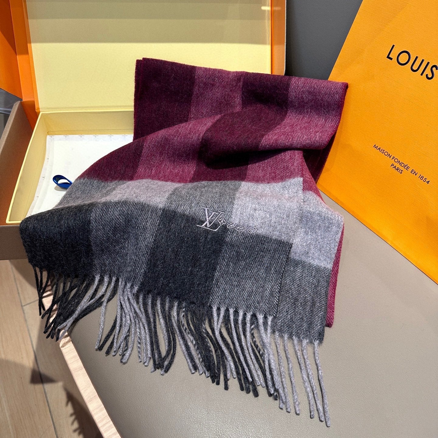 LV Scarf 185cm Burgundy Black Gray Wool Cashmere 977002
