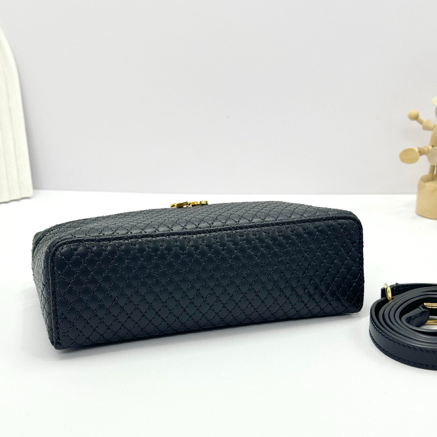 LP 2026 Extra Pocket L19 Blue Navy/Sun Gold Lambskin