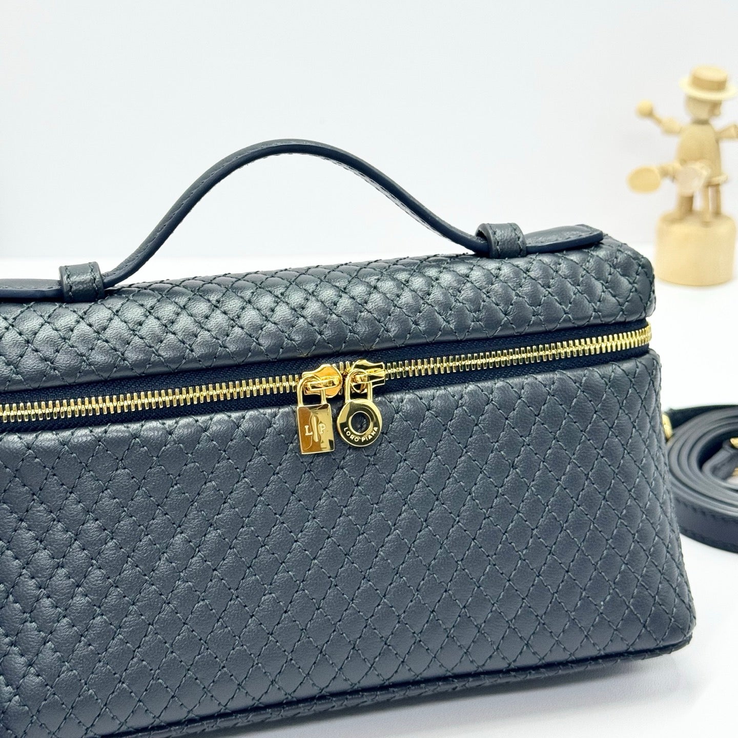 LP 2026 Extra Pocket L19 Blue Navy/Sun Gold Lambskin