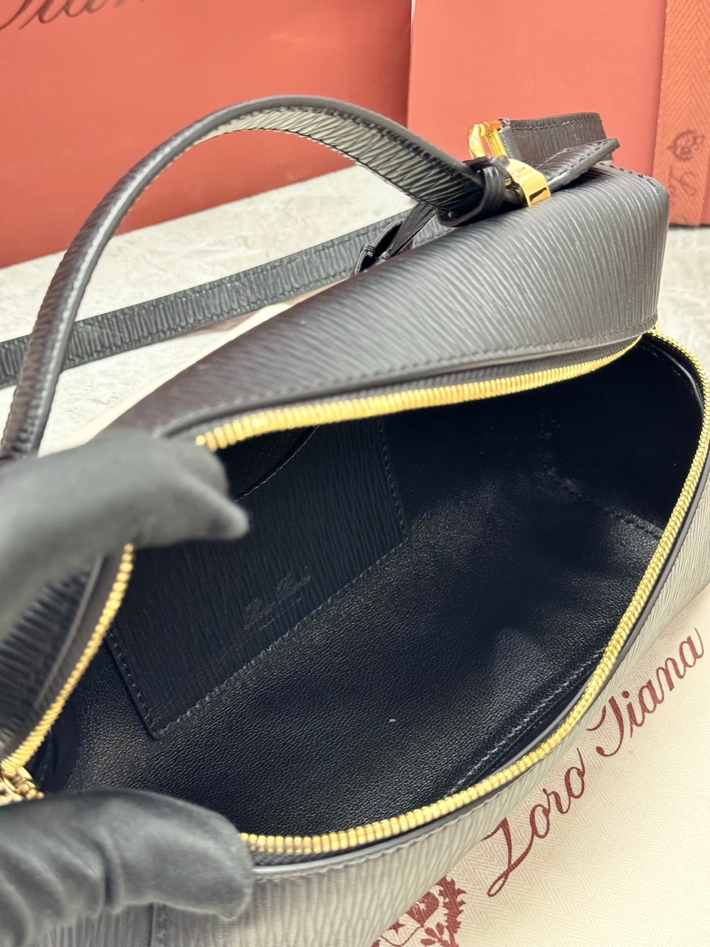 LP 2026 Extra Bag L23 Black/Sun Gold Lambskin