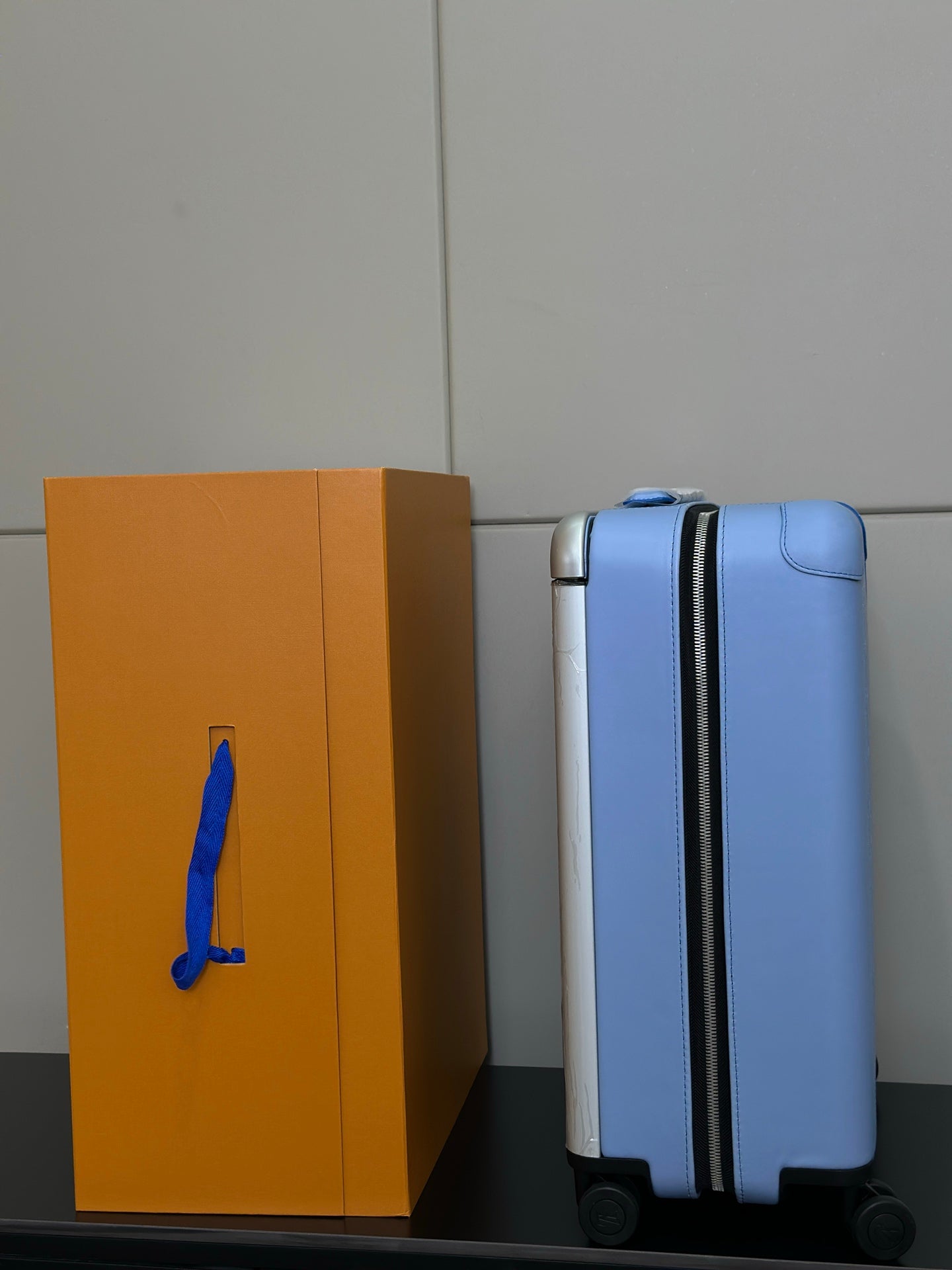 LV 2025 Horizon 55 Suitcase Sky Blue Canvas Cowhide 273840