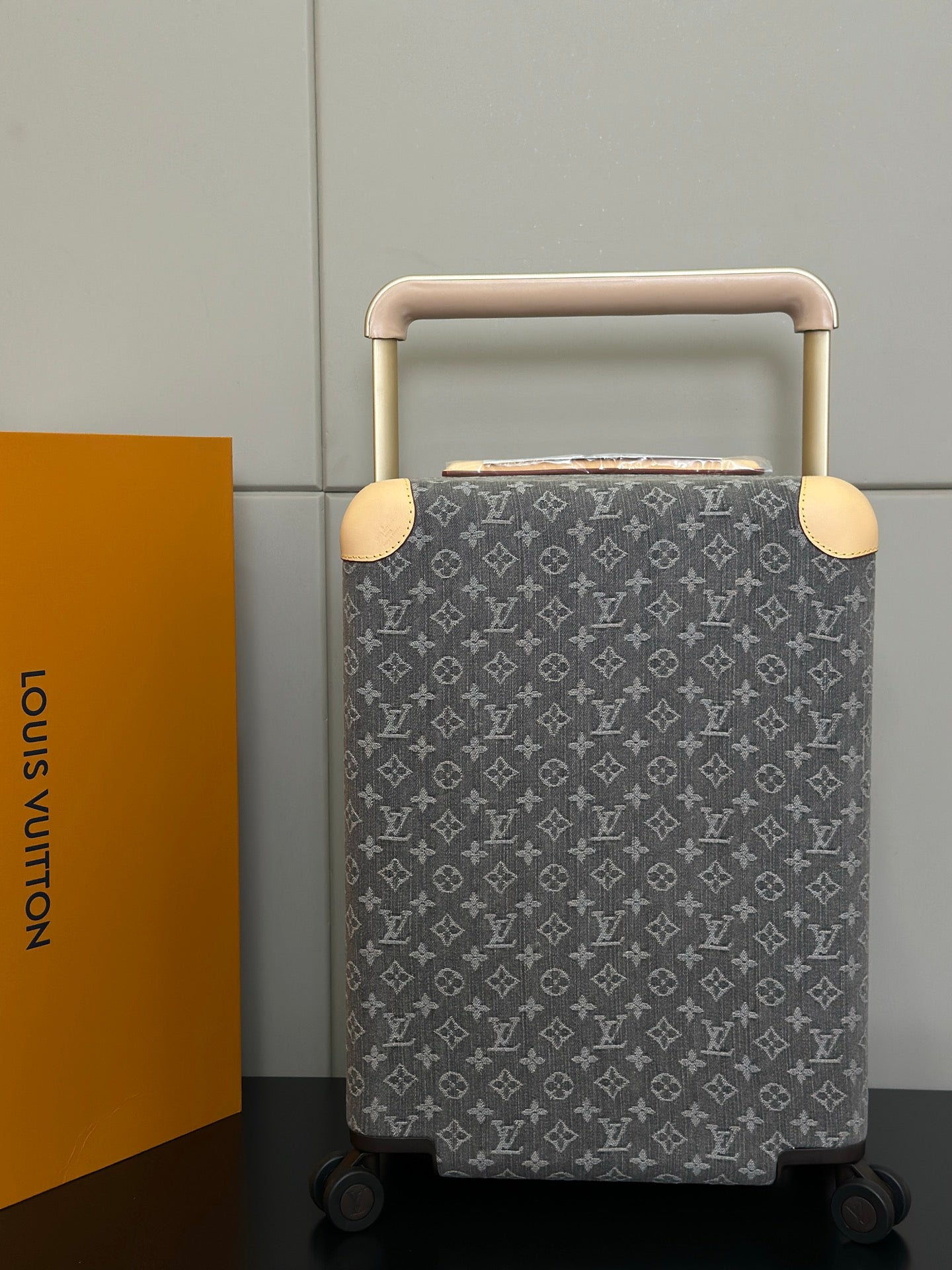 LV 2025 Horizon 55 Monogram Suitcase Cloudy Gray Denim Fabric 273842