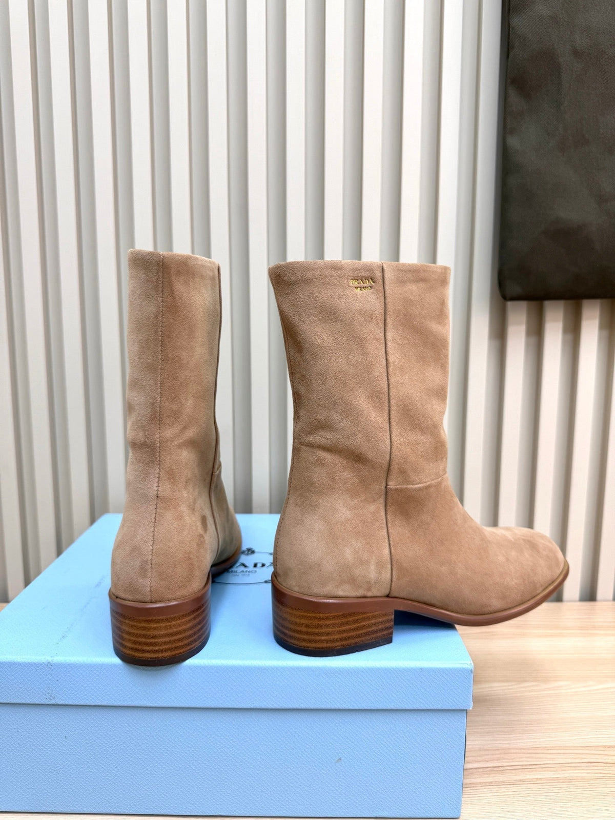 PRA latest mid-length boots beige suede 443658