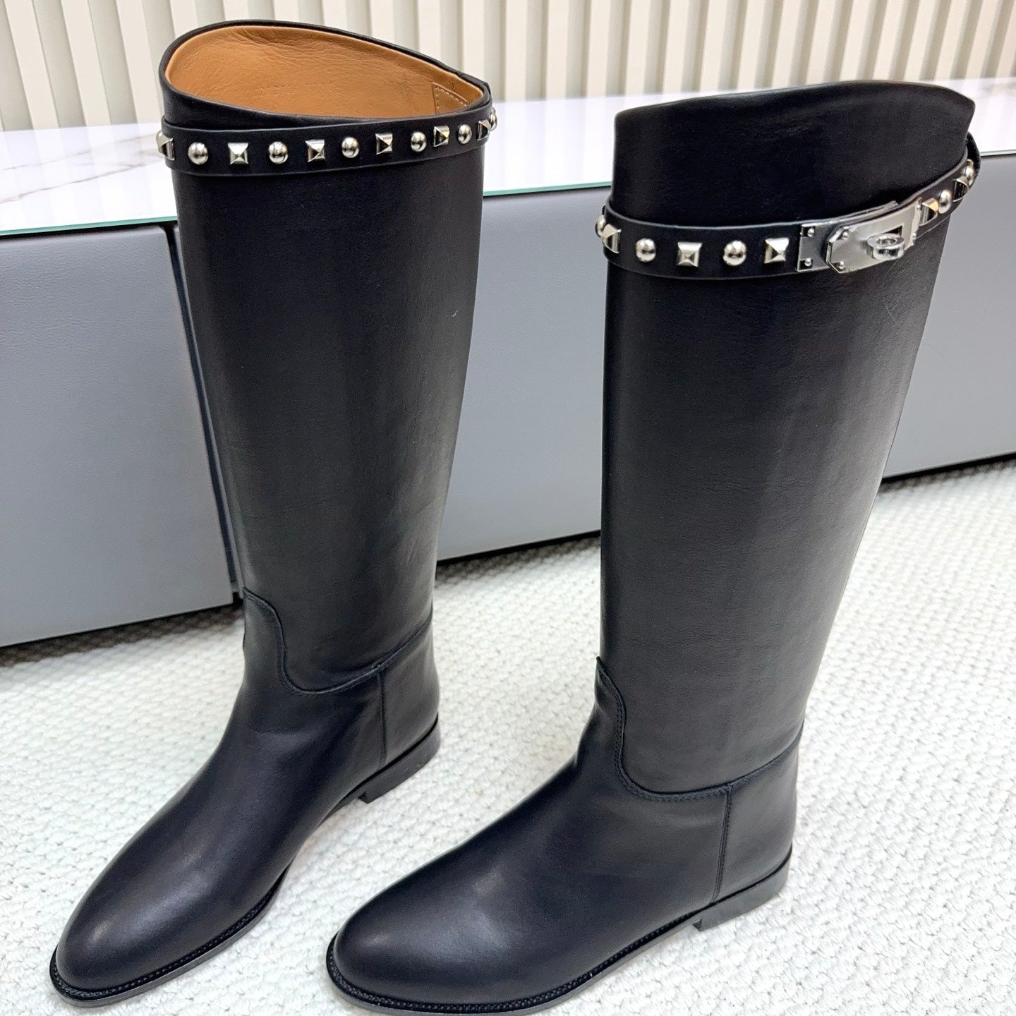 HM 25ss Kelly Buckle Riding Boots Black Cowhide 576121