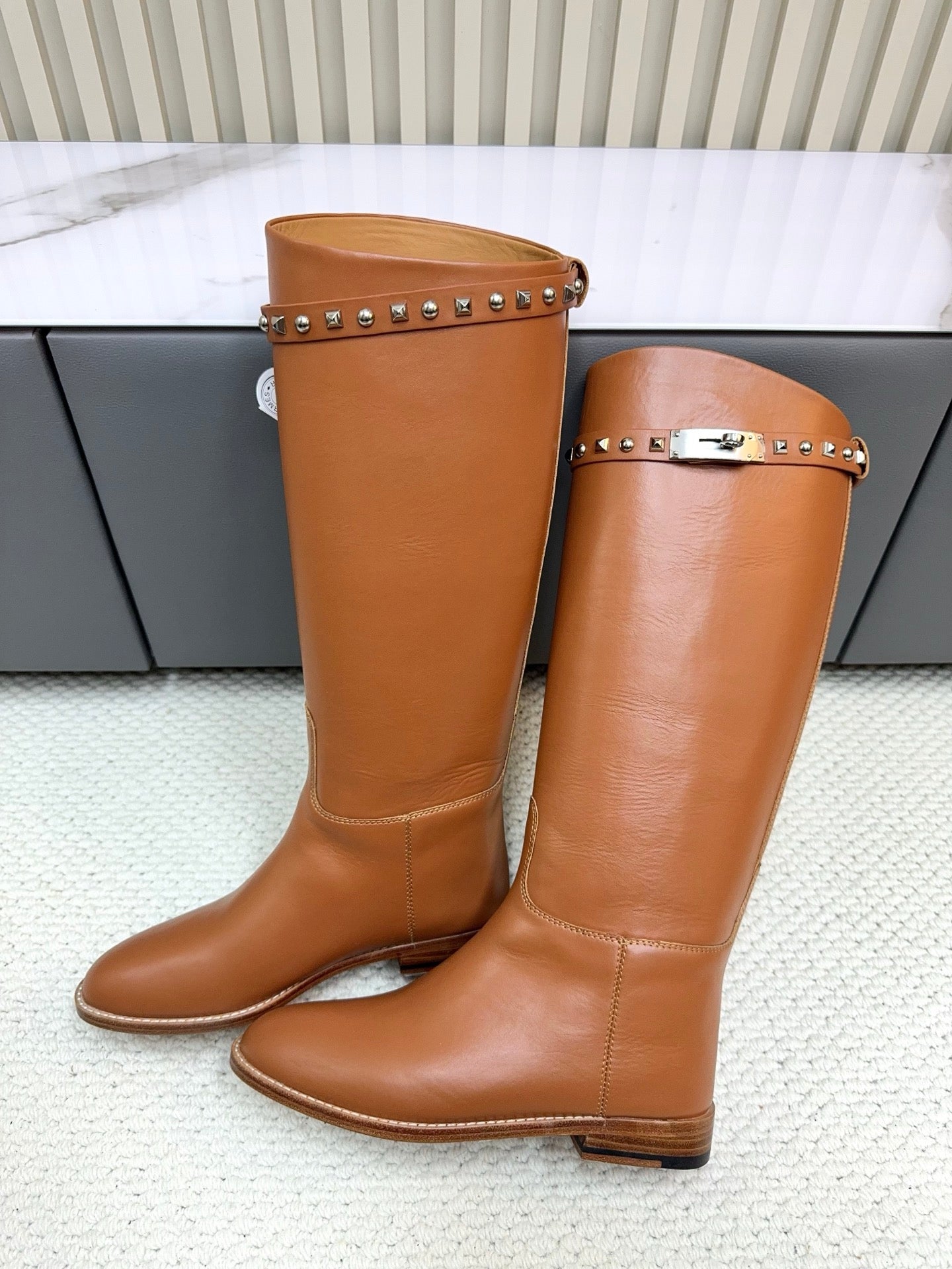 HM 25ss Kelly Buckle Riding Boots Camel Brown Cowhide 576123