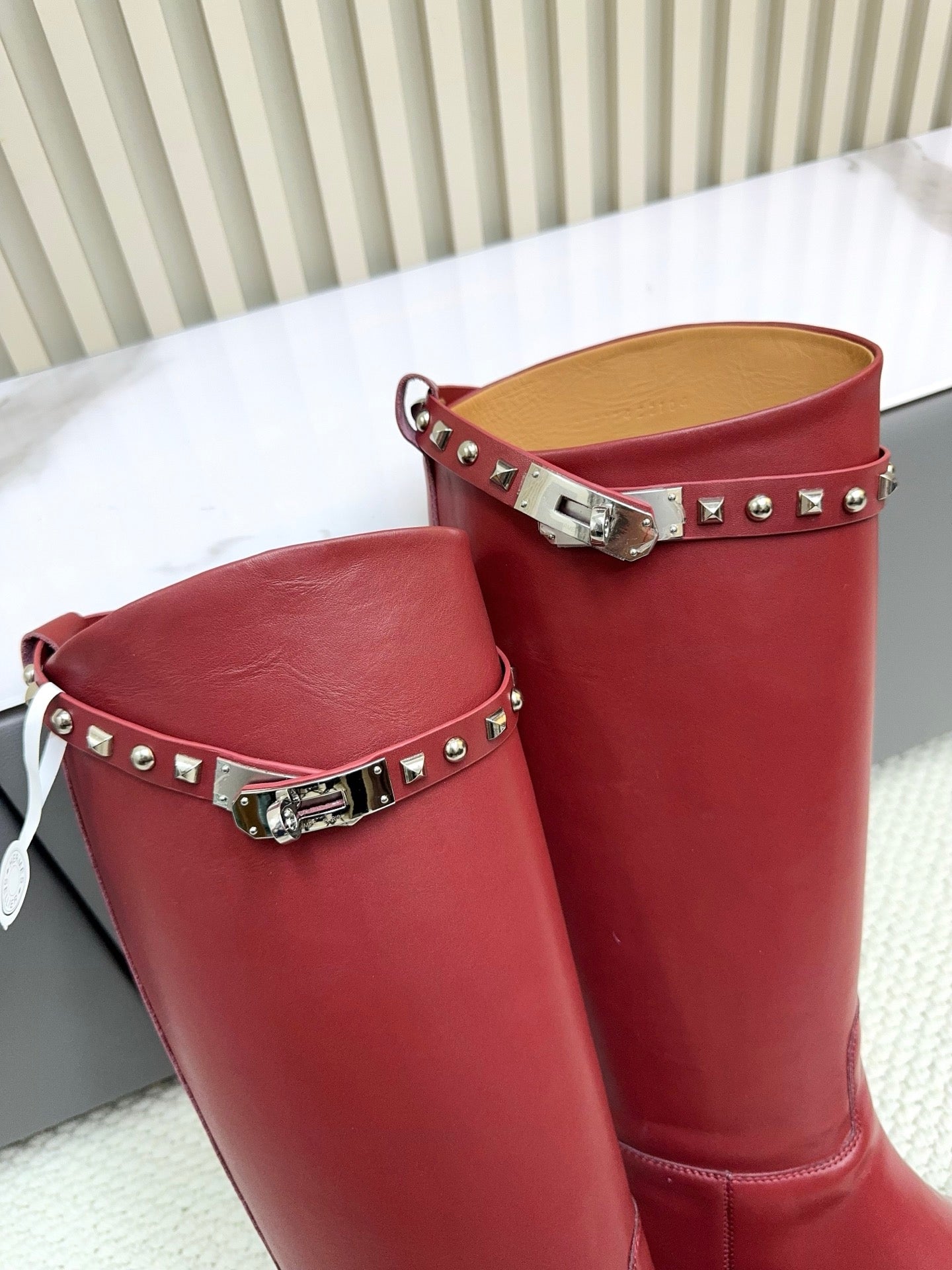 HM 25ss Kelly Buckle Riding Boots Red Cowhide 576124