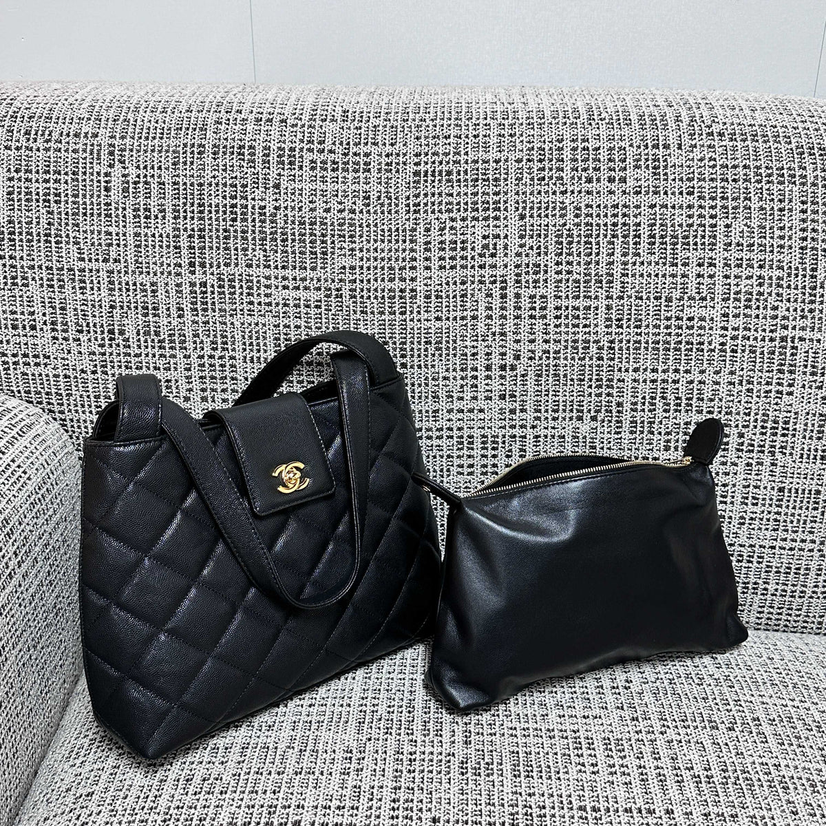 Chanel 2026 Caviar Diamond Flap Shoulder Bag 29cm Black Embossed Calfskin