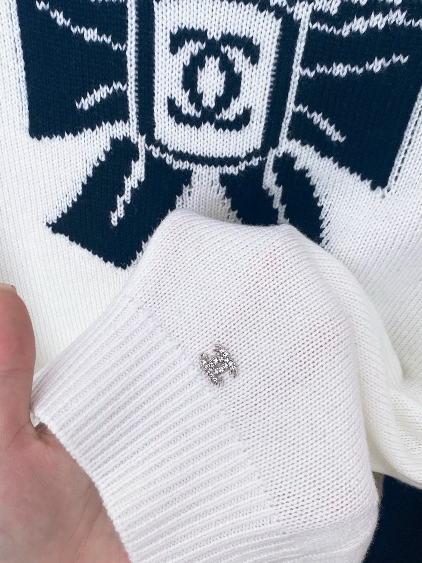 Chanel 2025 Bow Sweater White mix Blue Wool 99230