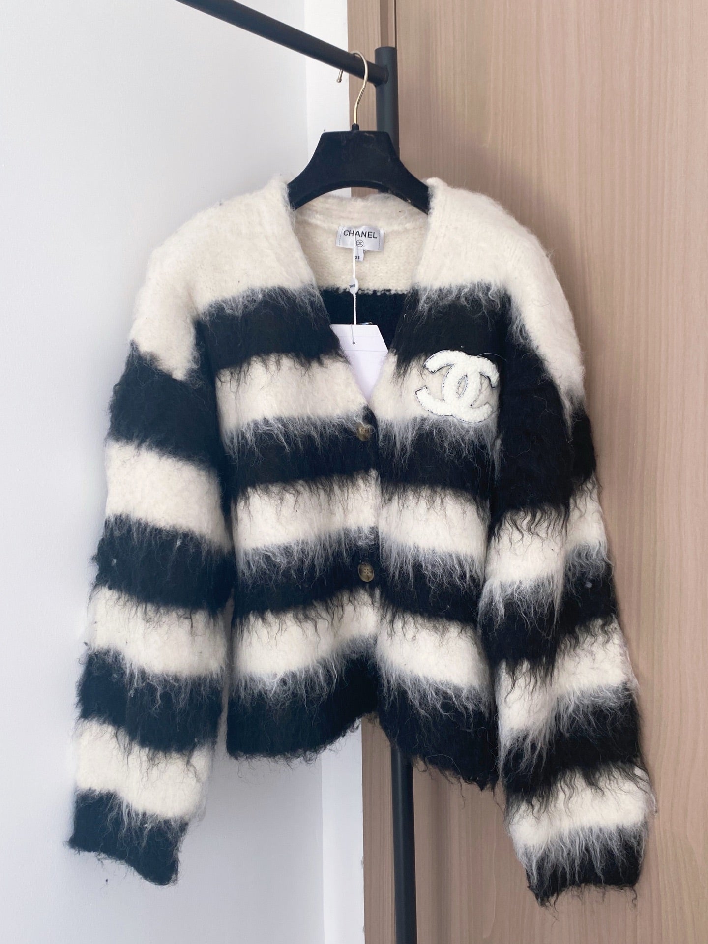 Chanel 2025  Cardigan Black mix White Wool