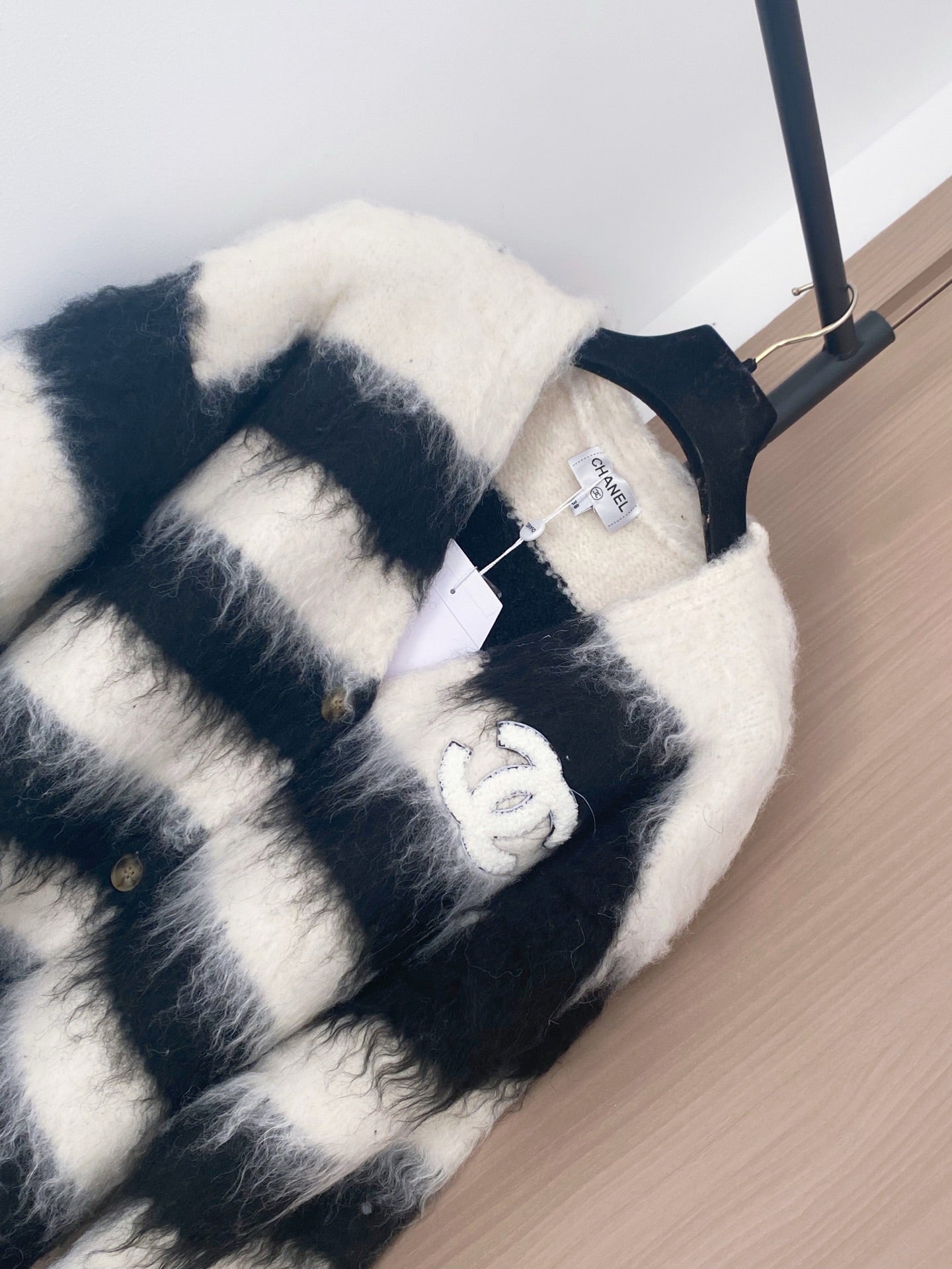 Chanel 2025  Cardigan Black mix White Wool