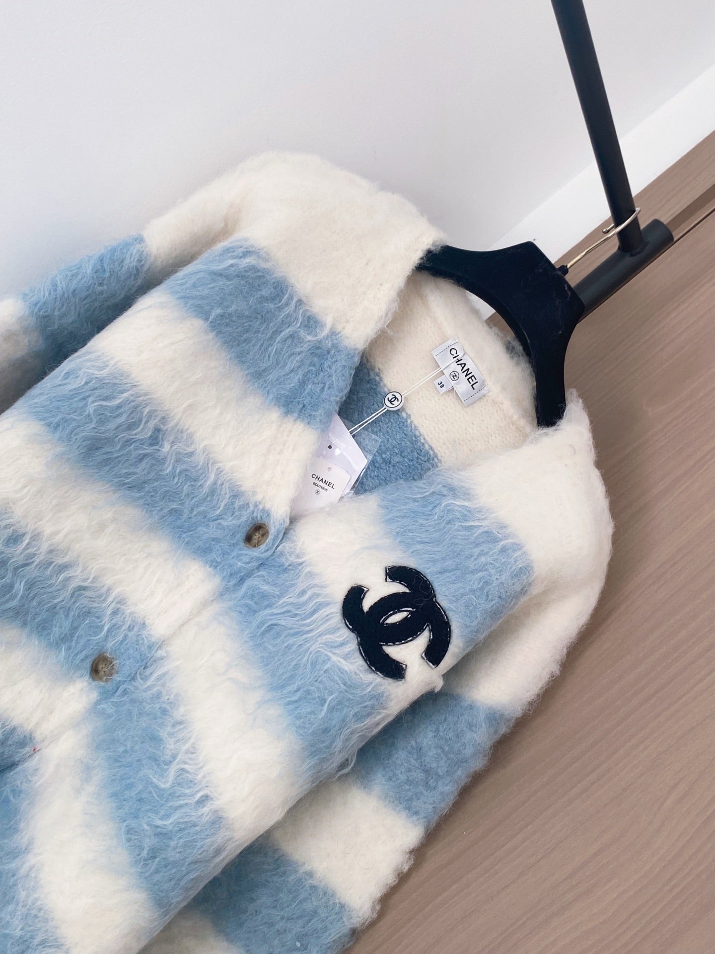 Chanel 2025  Cardigan Blue mix White Wool 99270