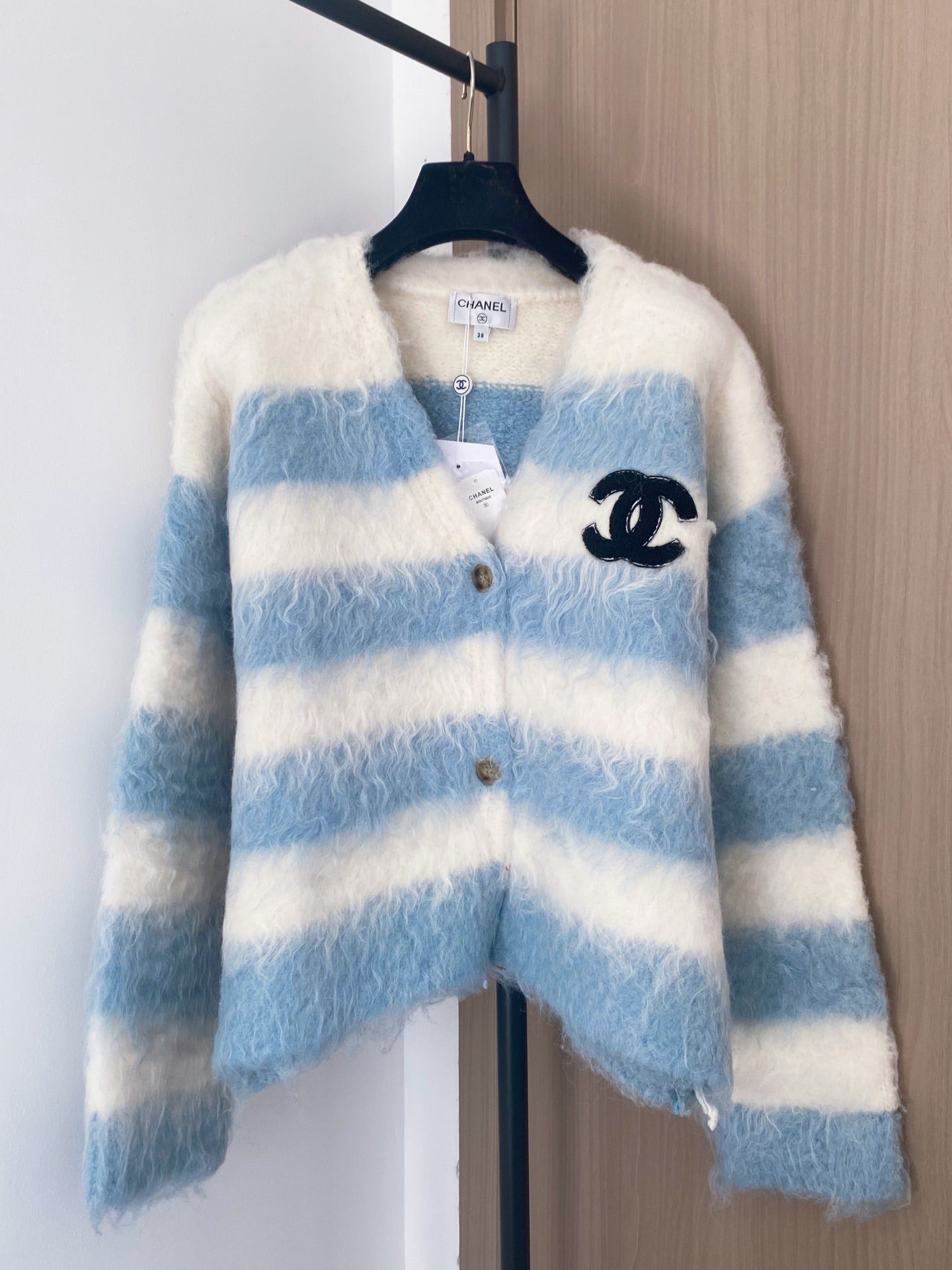Chanel 2025  Cardigan Blue mix White Wool 99270