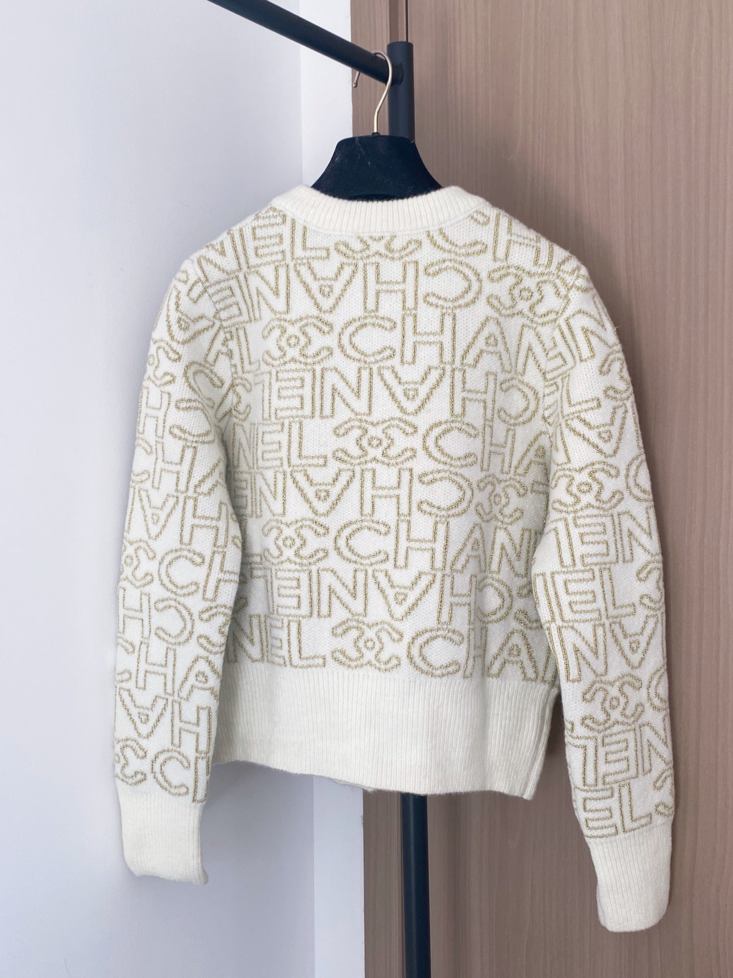 Chanel 2025 Cardigan Cream Cashmere 89260