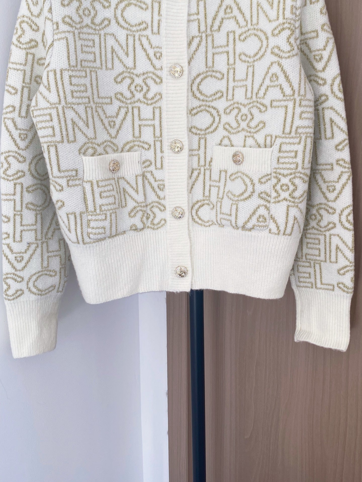 Chanel 2025 Cardigan Cream Cashmere 89260