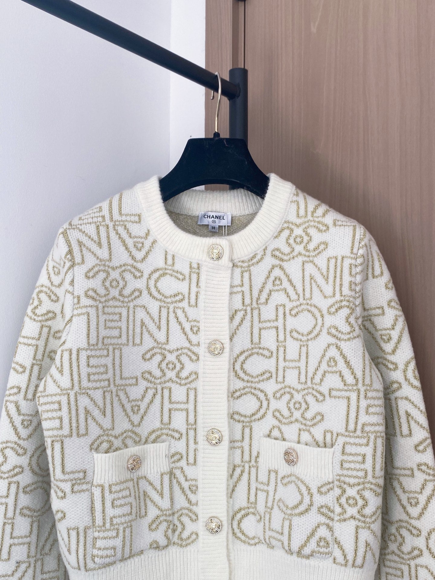 Chanel 2025 Cardigan Cream Cashmere 89260