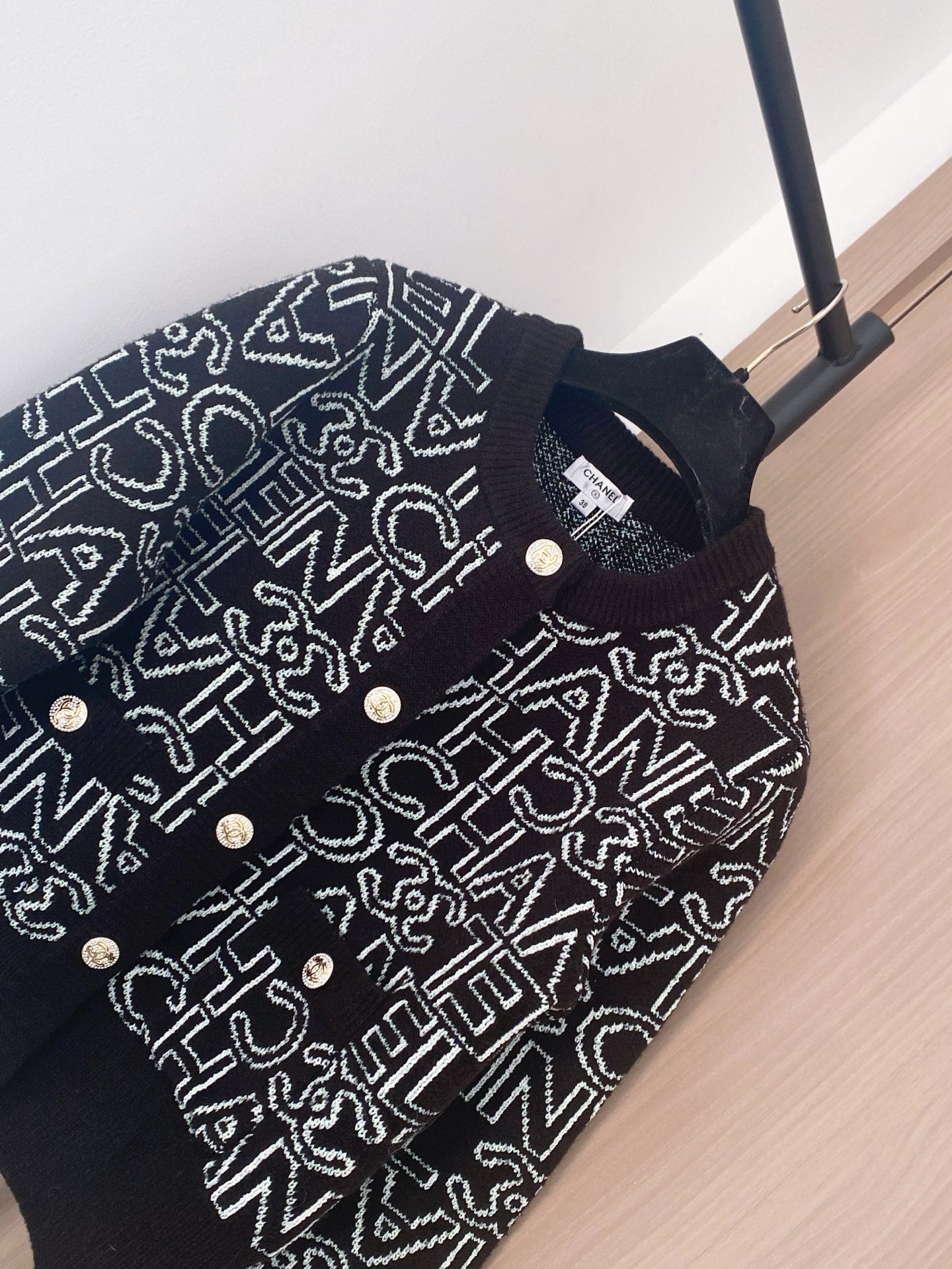 Chanel 2025 Cardigan Brown mix White Cashmere 88260