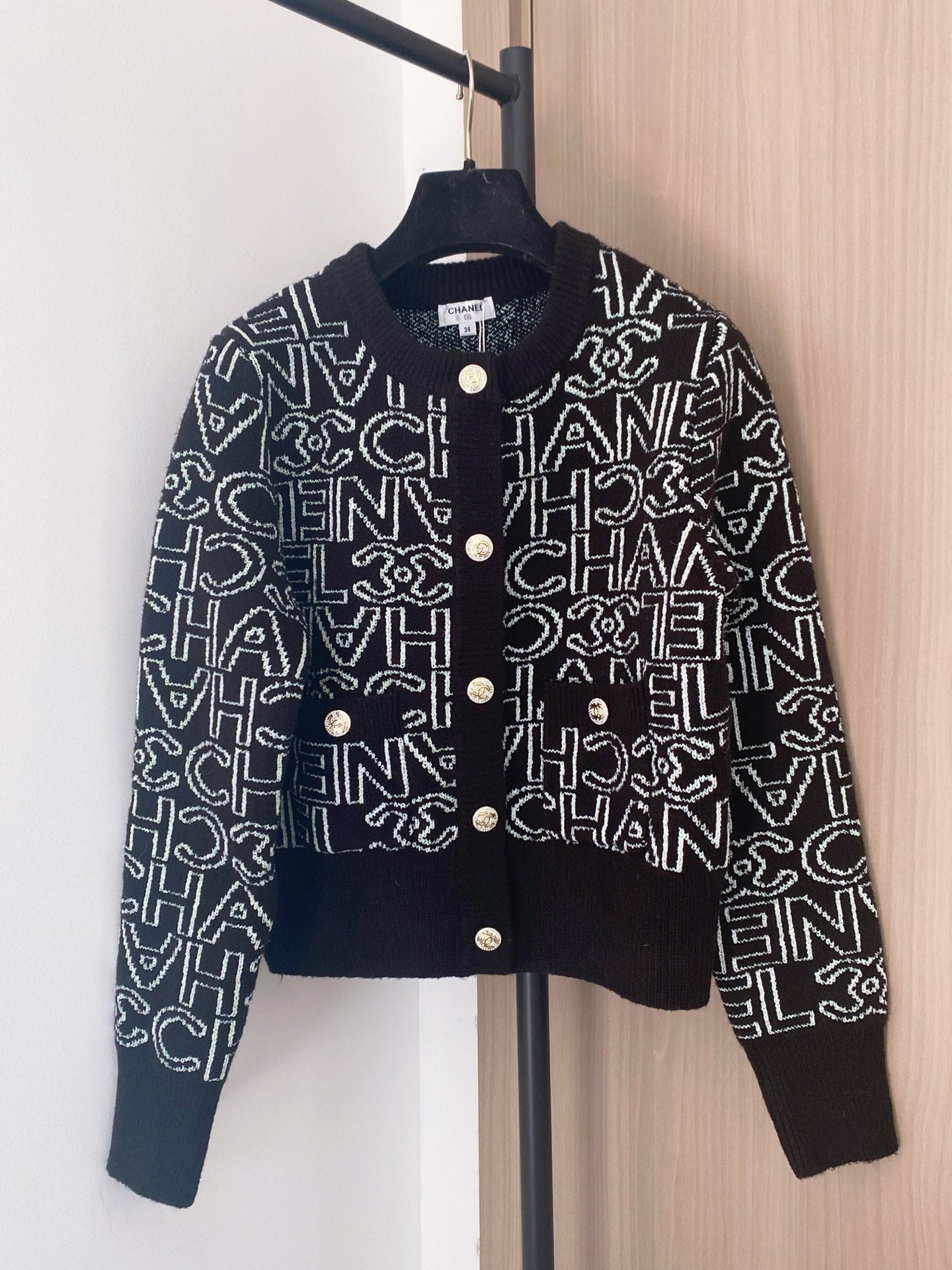 Chanel 2025 Cardigan Brown mix White Cashmere 88260