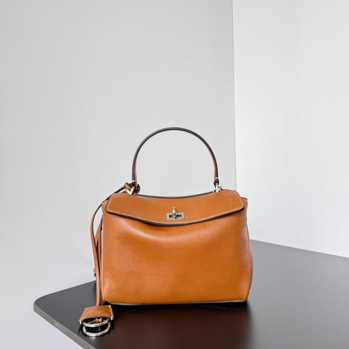 𝗕𝗮𝗹𝗲𝗻𝗰𝗶𝗮𝗴𝗮 Rodeo 22 bag brown lambskin
