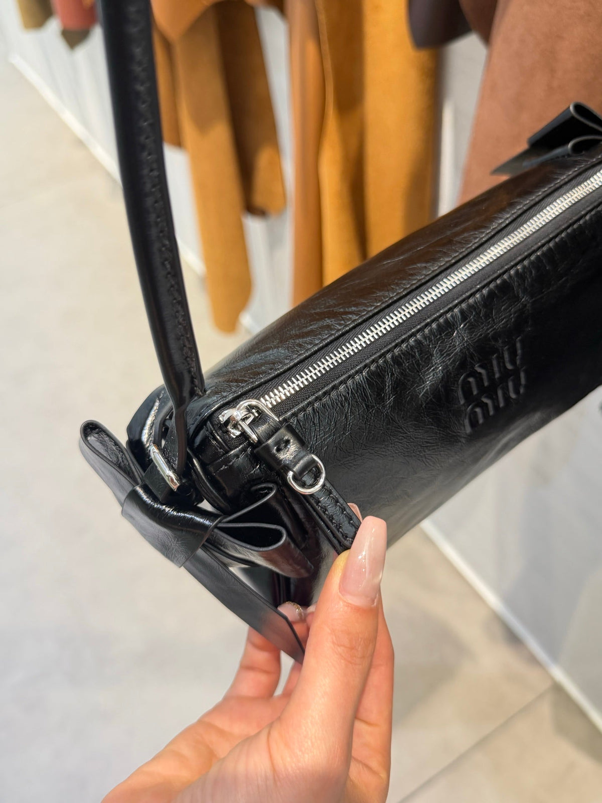 MiuMiu 2026 Shiny Pouch Bow Bag 21cm Black Leather