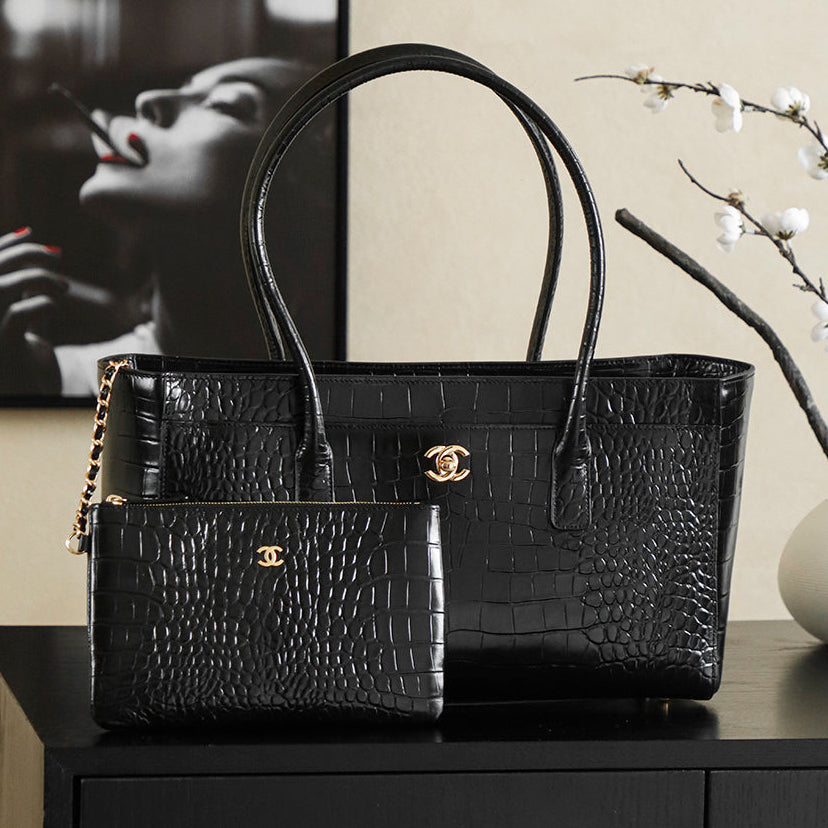 Chanel 25 Crocodile-embossed 40cm Bag Black Cowhide 322959