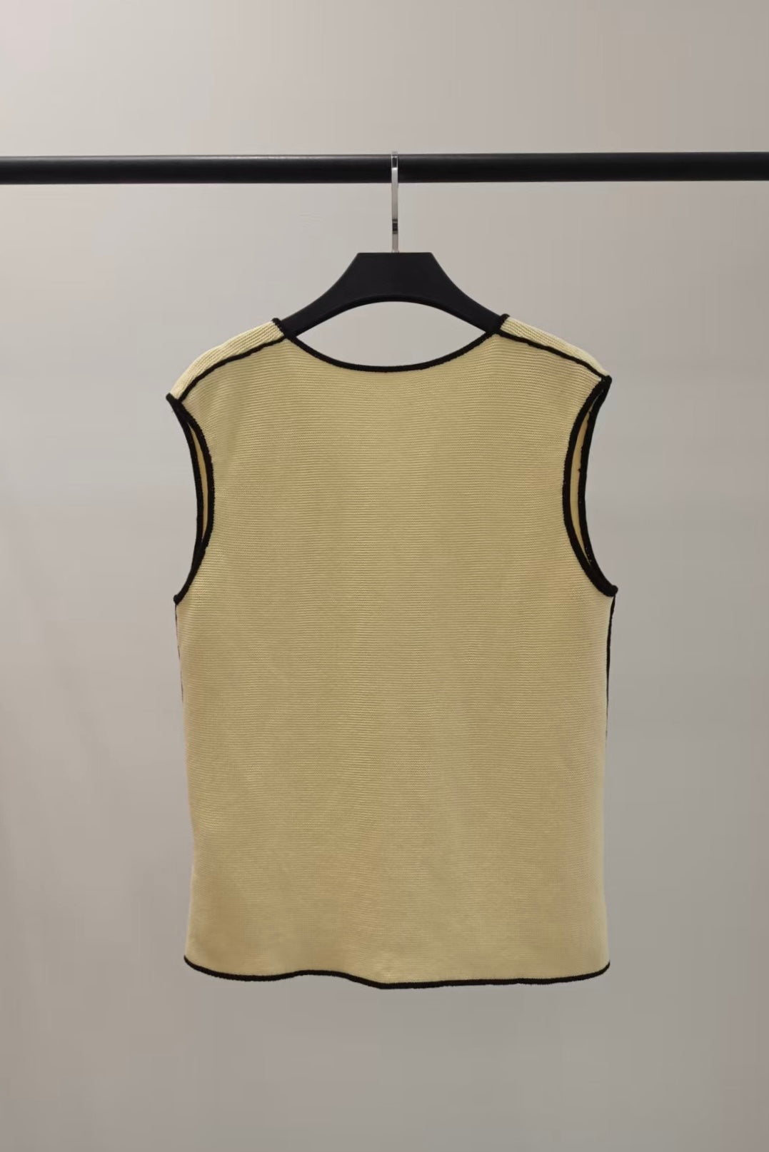 Chanel 2026 Yellow Block V-Neck Knitted Loose Vest Viscose 408884