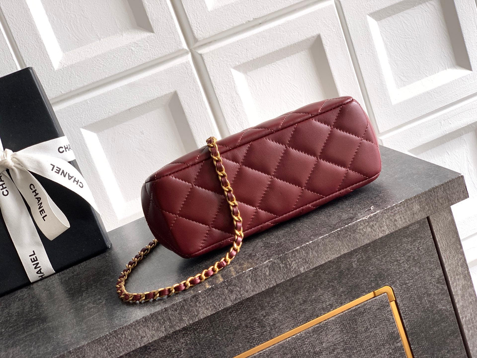 Chanel 2026 Pearl Clutch Burgundy Gold Lambskin 321878