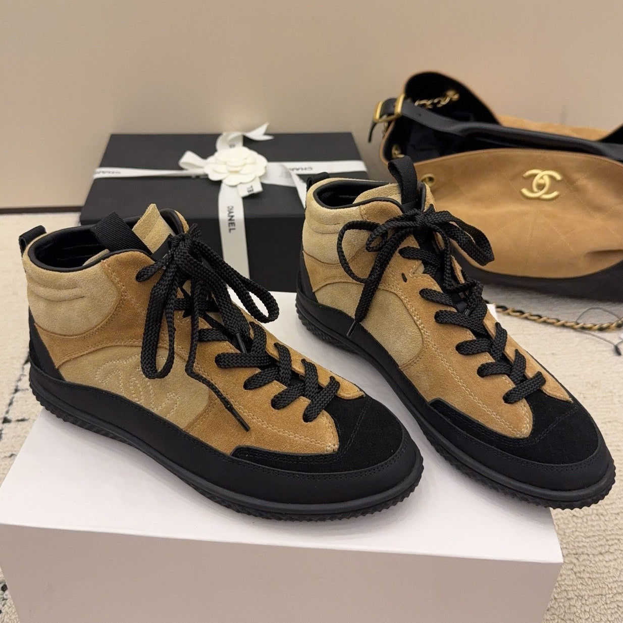 CC 26 High-top Sneaker Beige mix Black Suede 589100