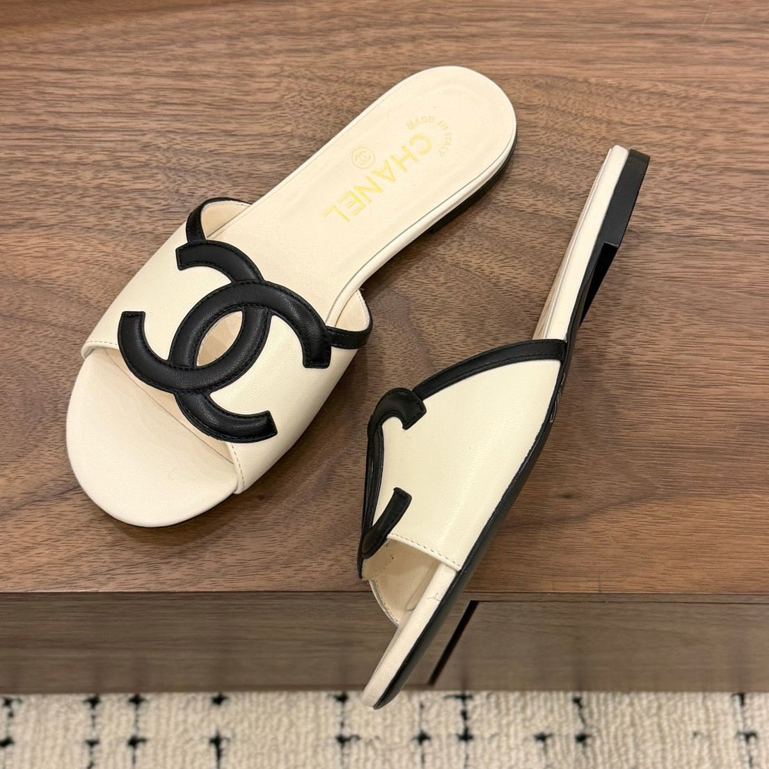 Chanel 2026 Mule Sandal White Black Cowhide