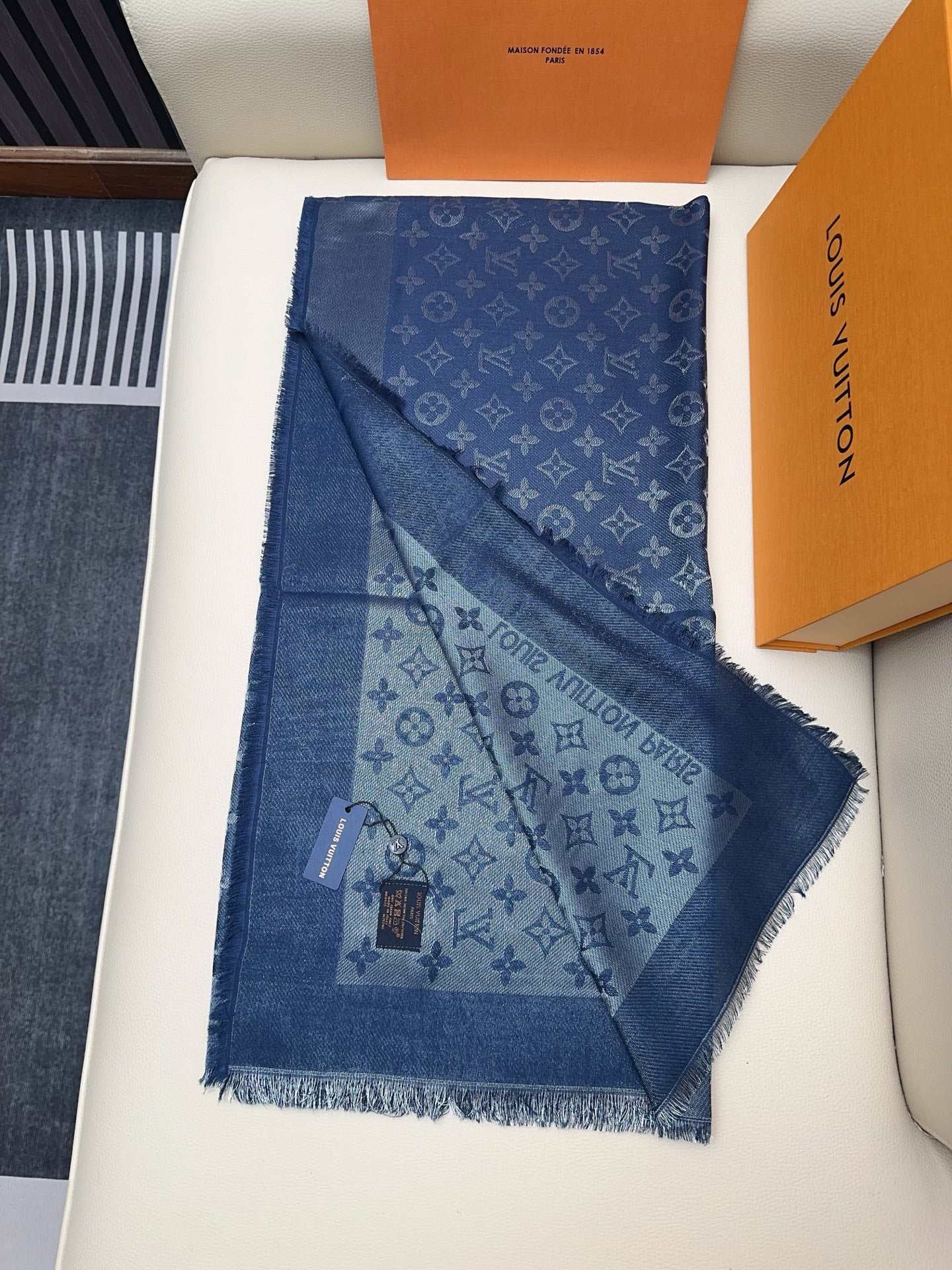 LV 25 Scarf 140CM Dark Blue Silk 293292