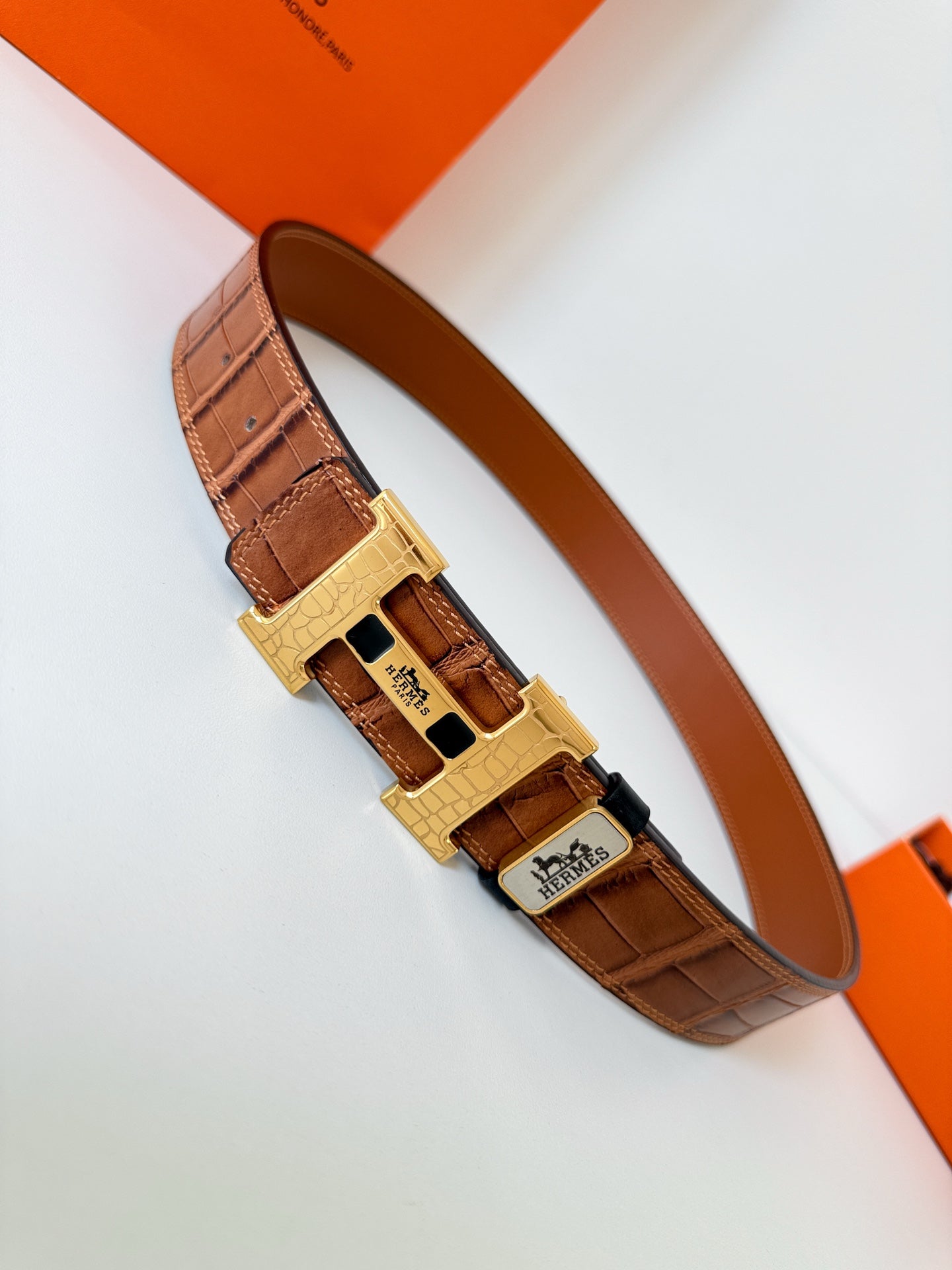 HM Constance Belt 38mm Brown Cowhide Gold Buckle 620049