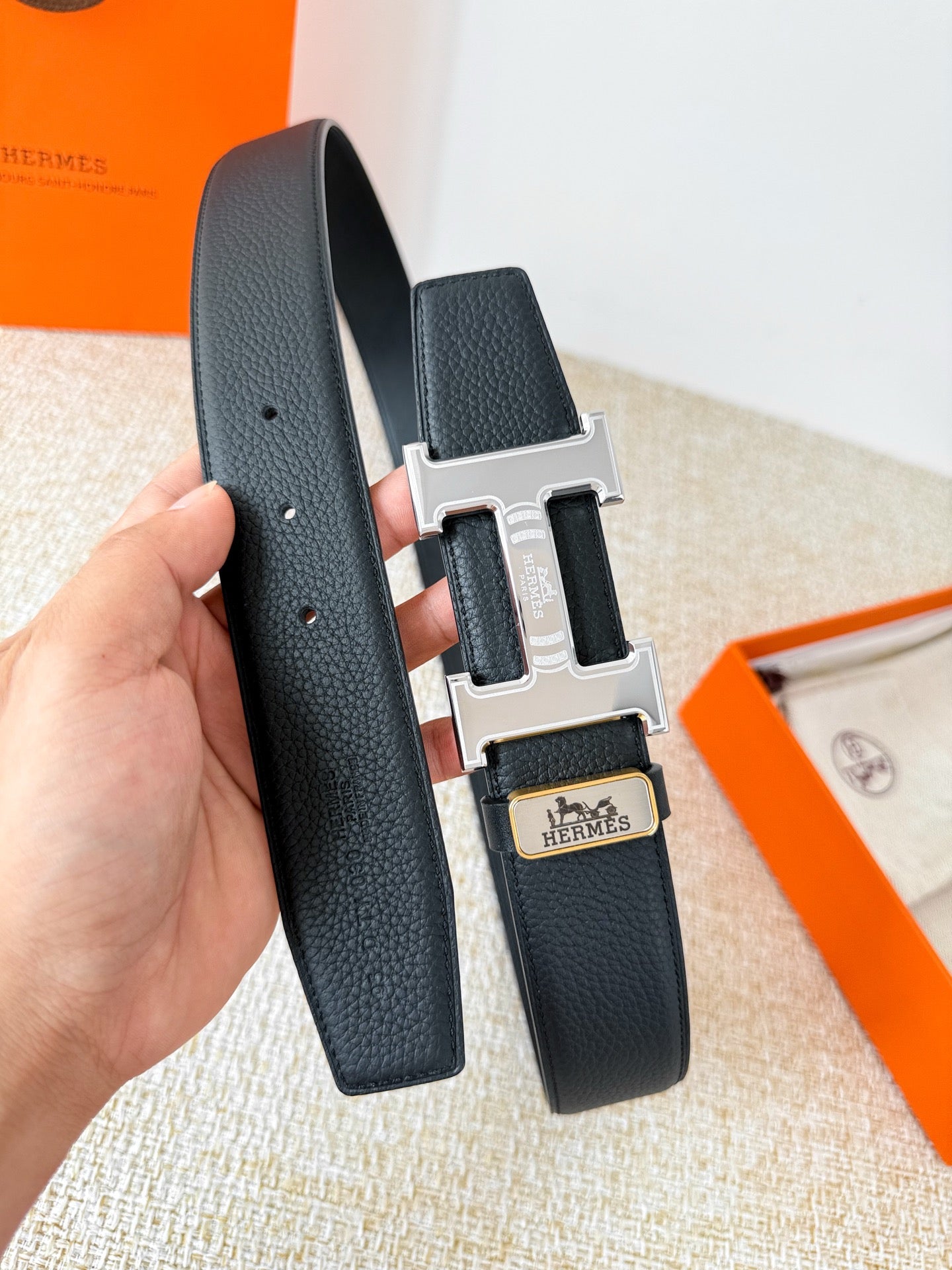 HM Constance Belt 38mm  Black Cowhide Sliver Buckle 619782