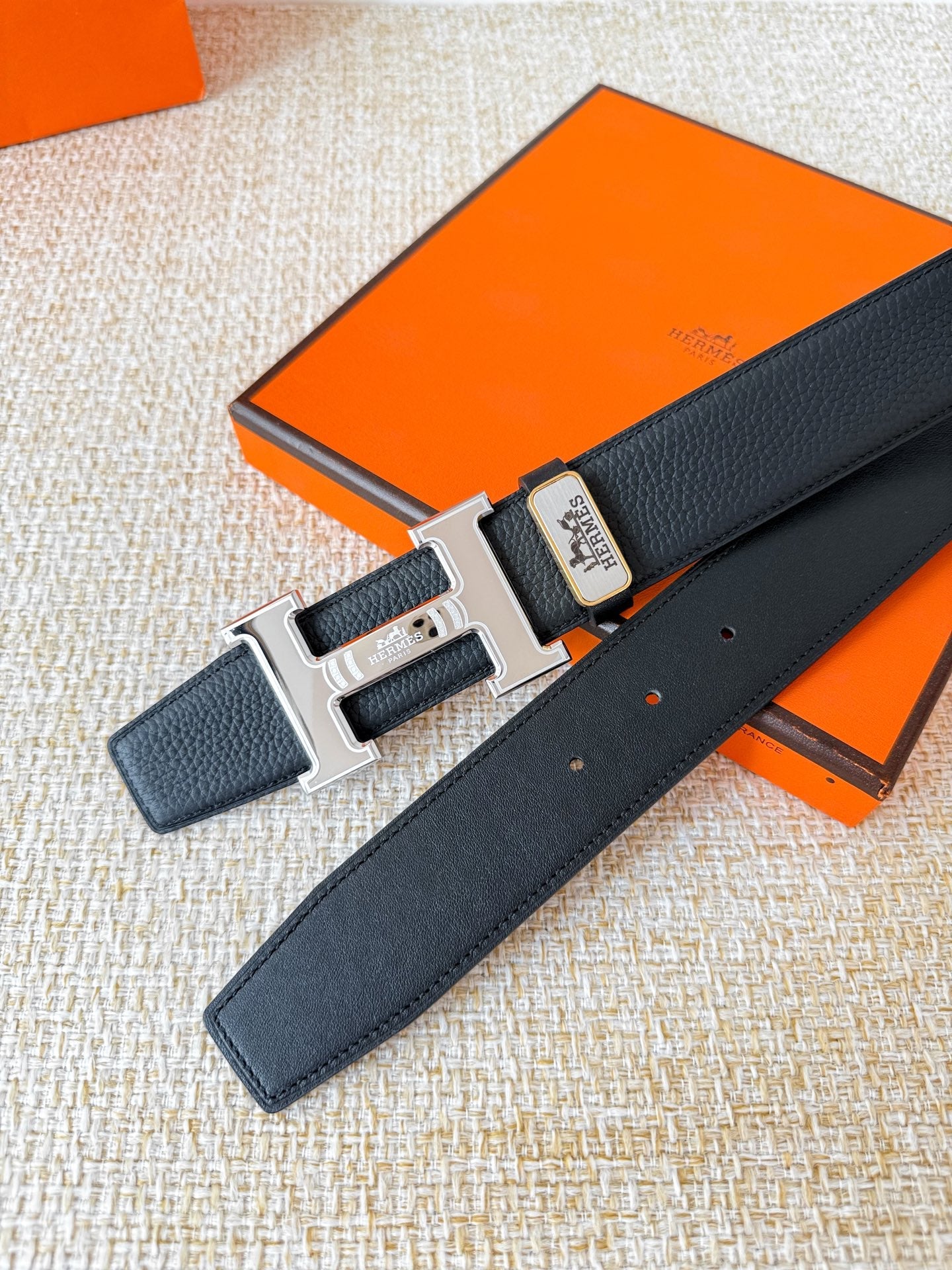 HM Constance Belt 38mm  Black Cowhide Sliver Buckle 619782