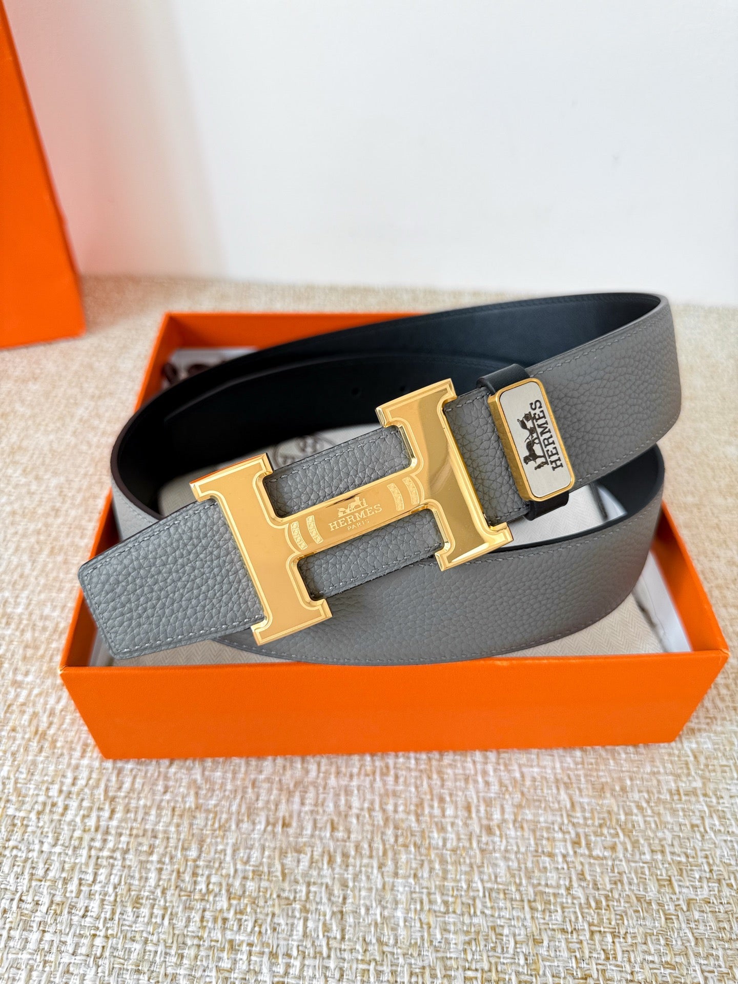HM Constance Belt 38mm Gray Black Cowhide Gold Buckle 619783