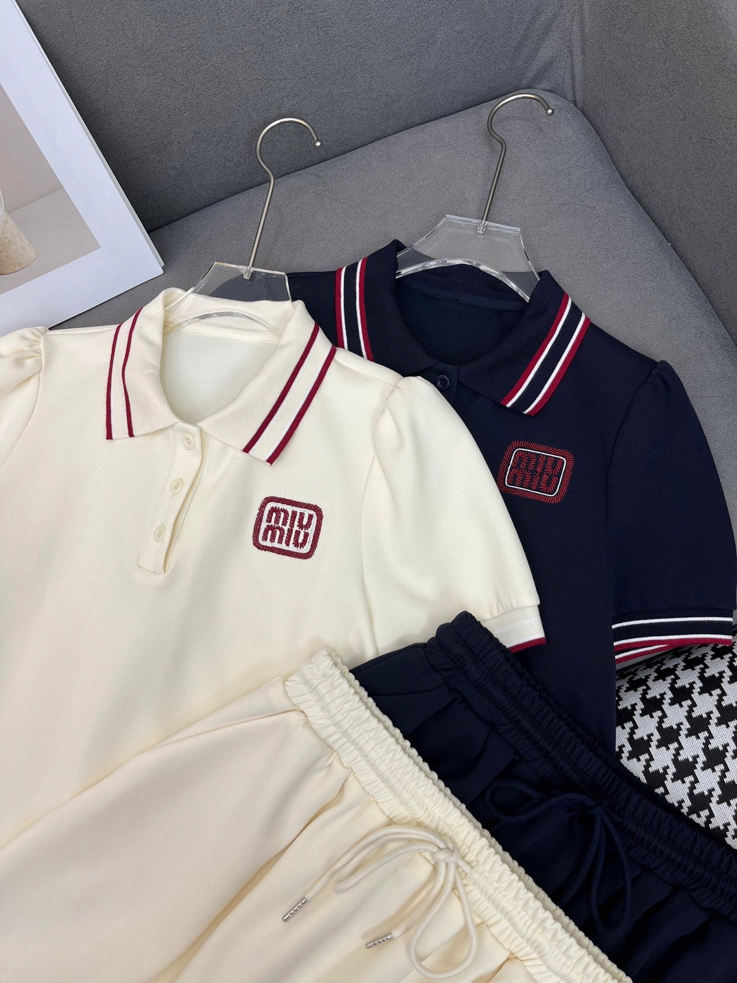 Miu 25C Polo Shirt Mix Short Skirt 228562