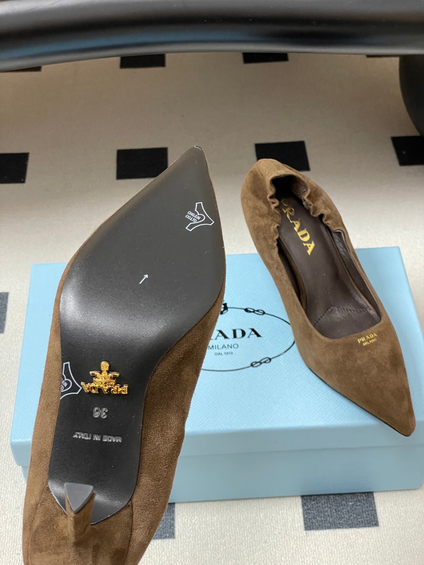 PRA 26SS Pointed Toe Heels Brown Suede 593833