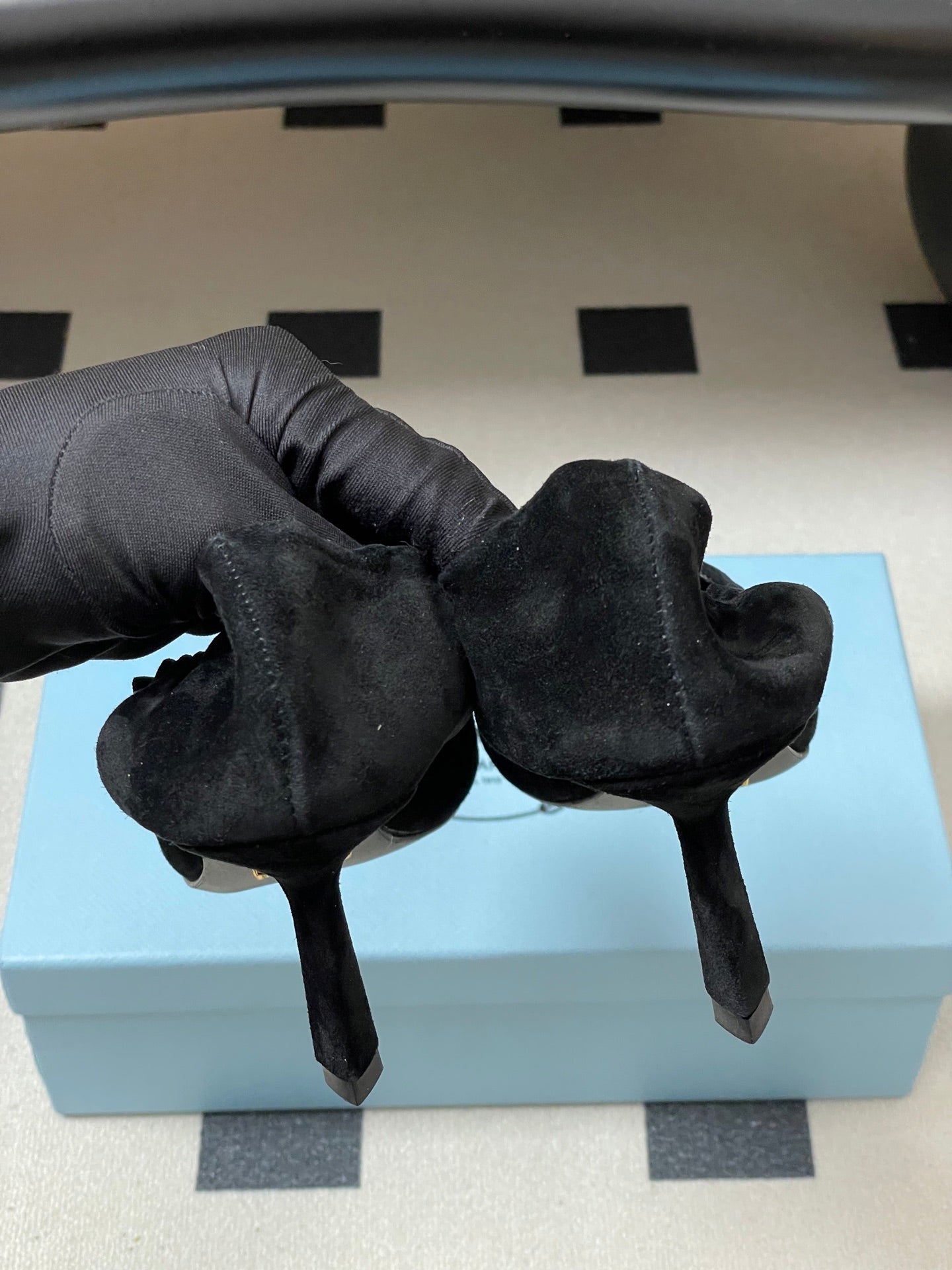 PRA 26SS Pointed Toe Heels Black Suede 593834