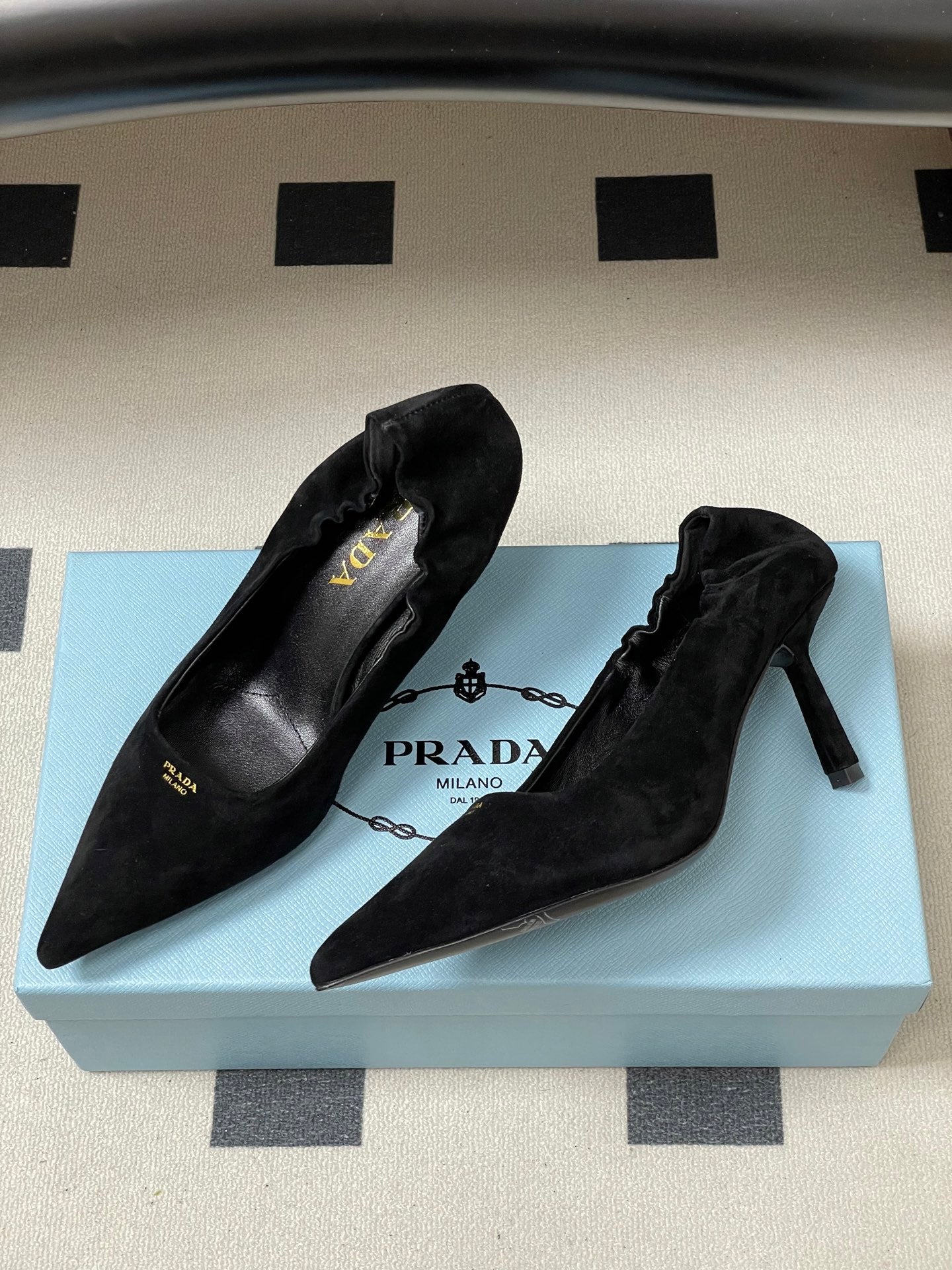 PRA 26SS Pointed Toe Heels Black Suede 593834