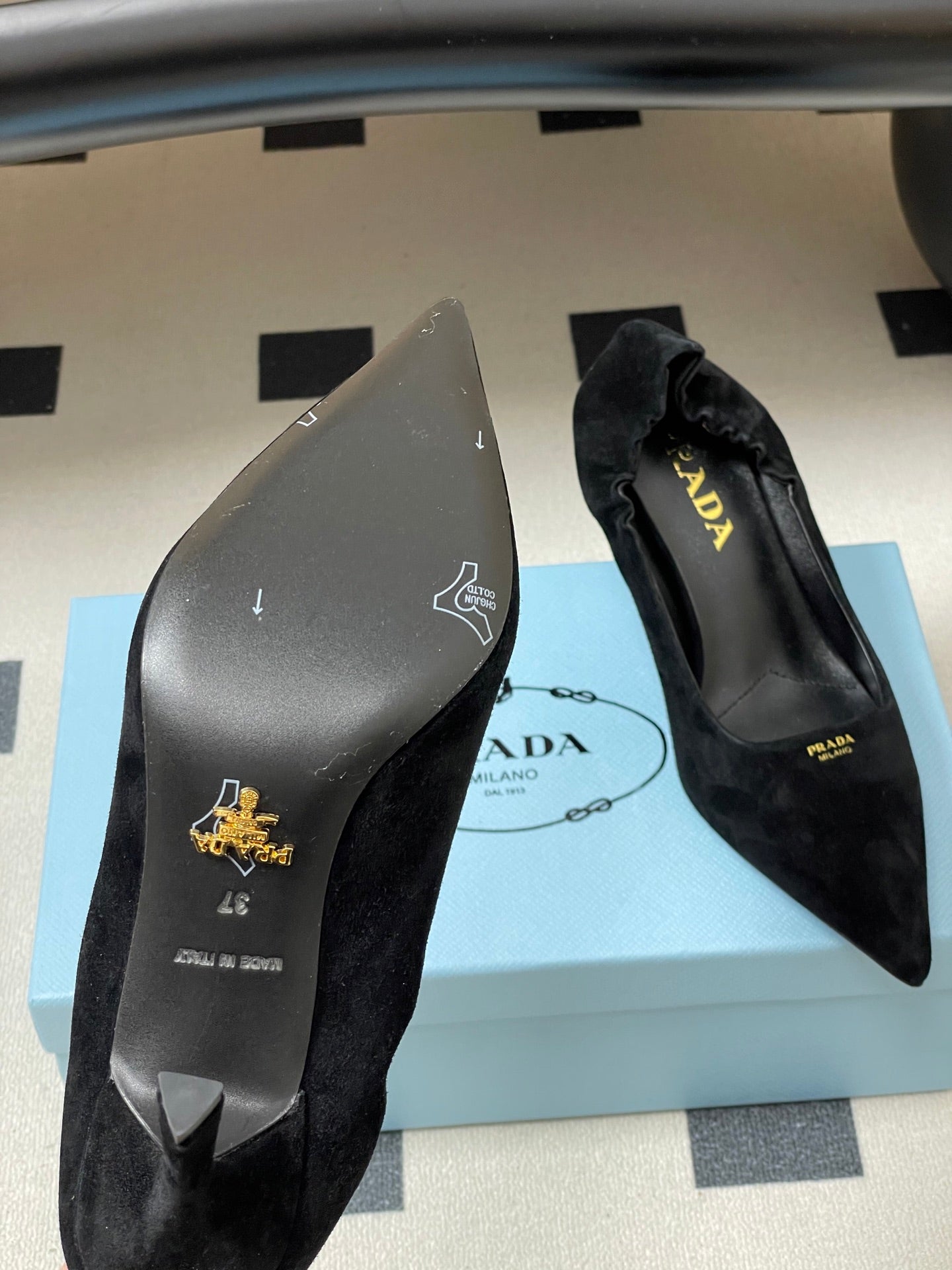 PRA 26SS Pointed Toe Heels Black Suede 593834