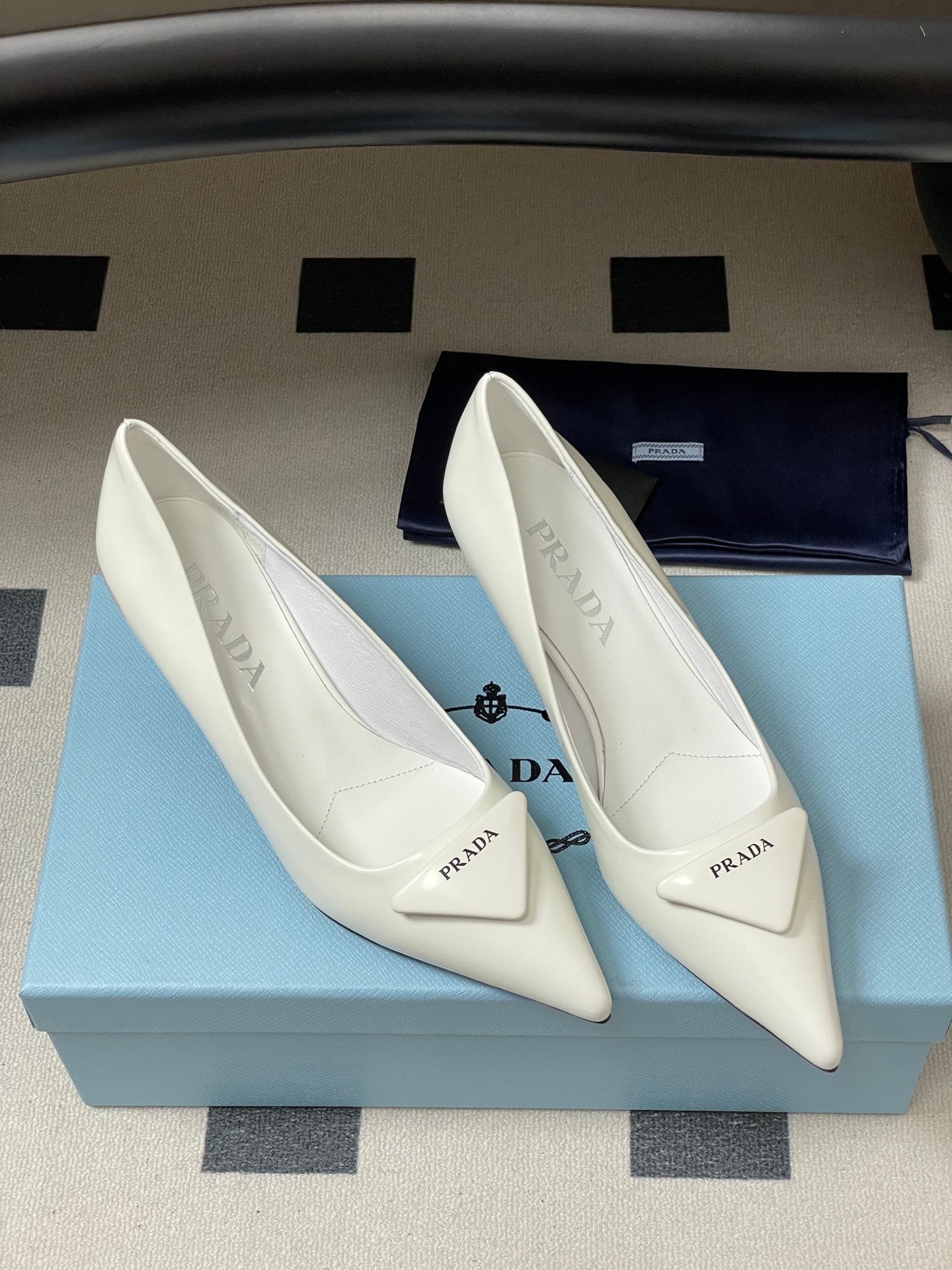 PRA 26SS Pointed Toe Heels White Patent Leather 593839