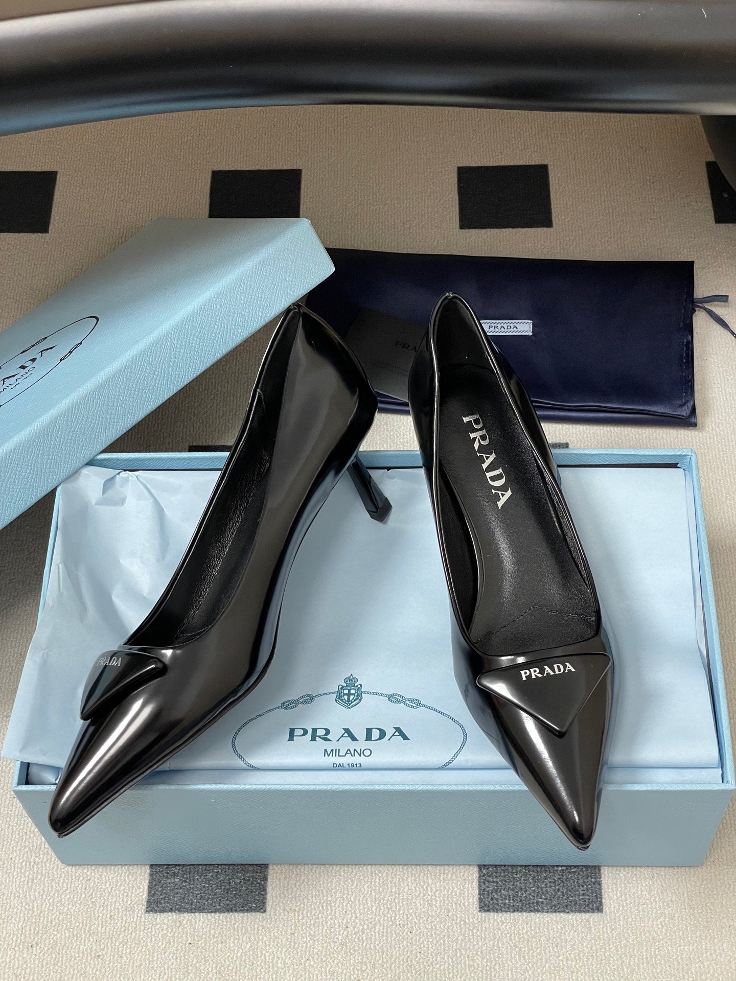 PRA 26SS Pointed Toe Heels Black Leather 593840
